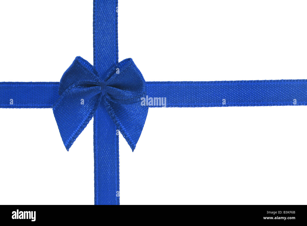 Decorativo colore blu bow nastri disposti e isolato su sfondo bianco Foto Stock