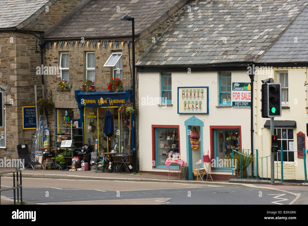 HighStreet negozi a Camelford Cornovaglia Gran Bretagna Foto Stock