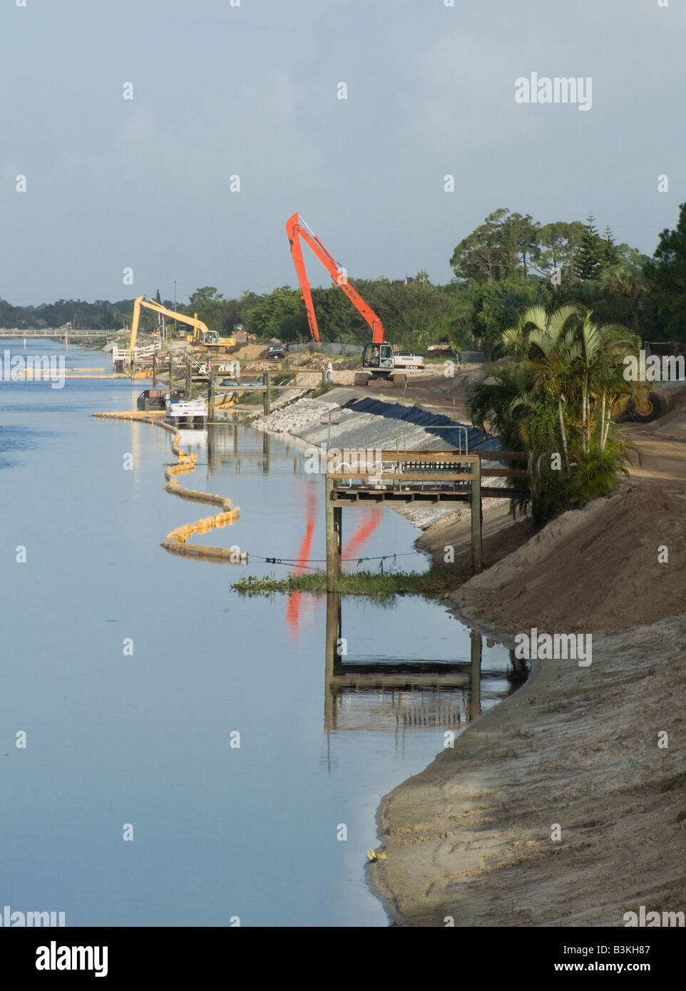 Canal bank rinforzo di miglioramento Foto Stock