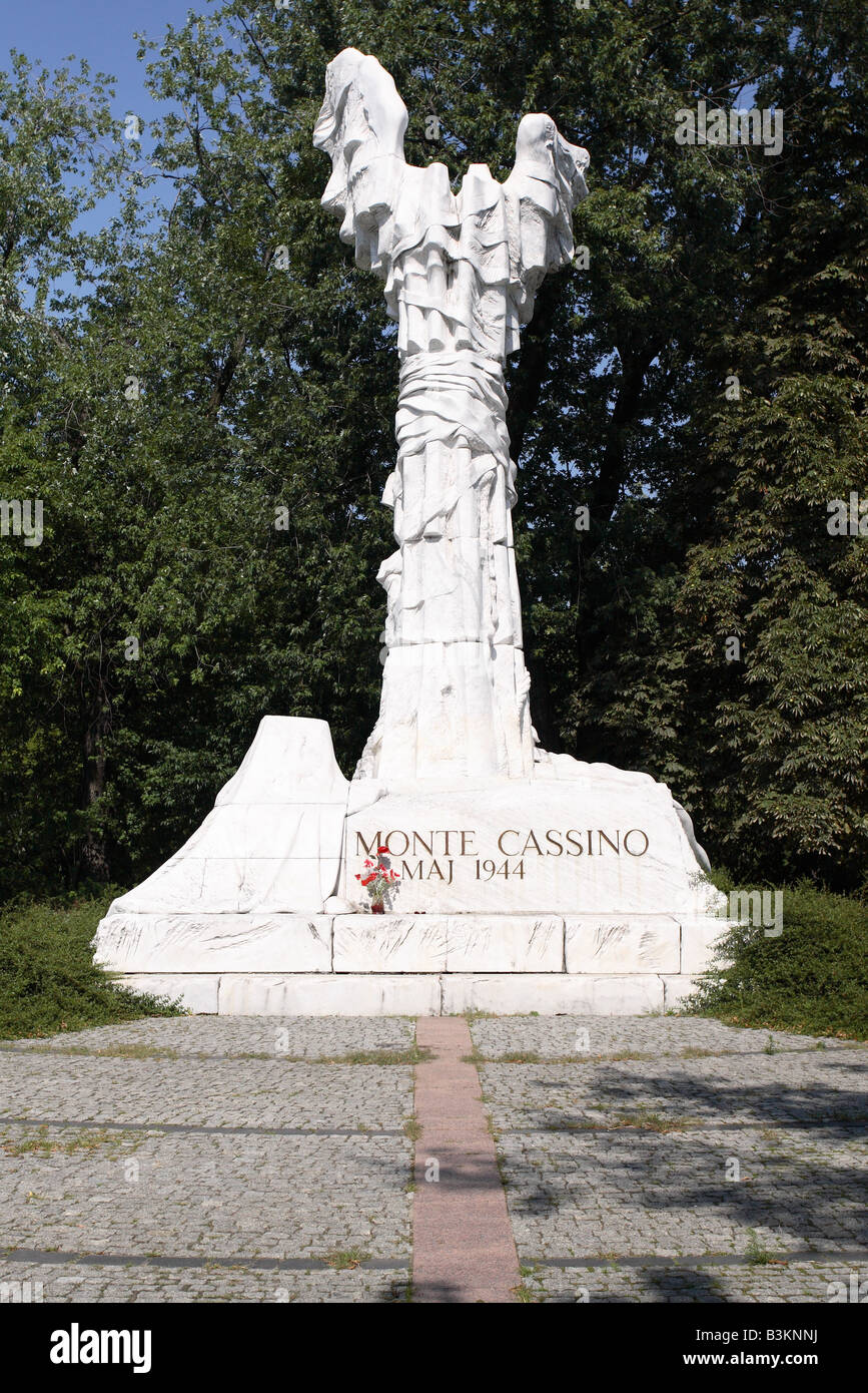 Monte Cassino monumento polacco memoriale di guerra nei giardini Krasinski Varsavia Polonia onorando esercito polacco i soldati che hanno combattuto in Italia Foto Stock