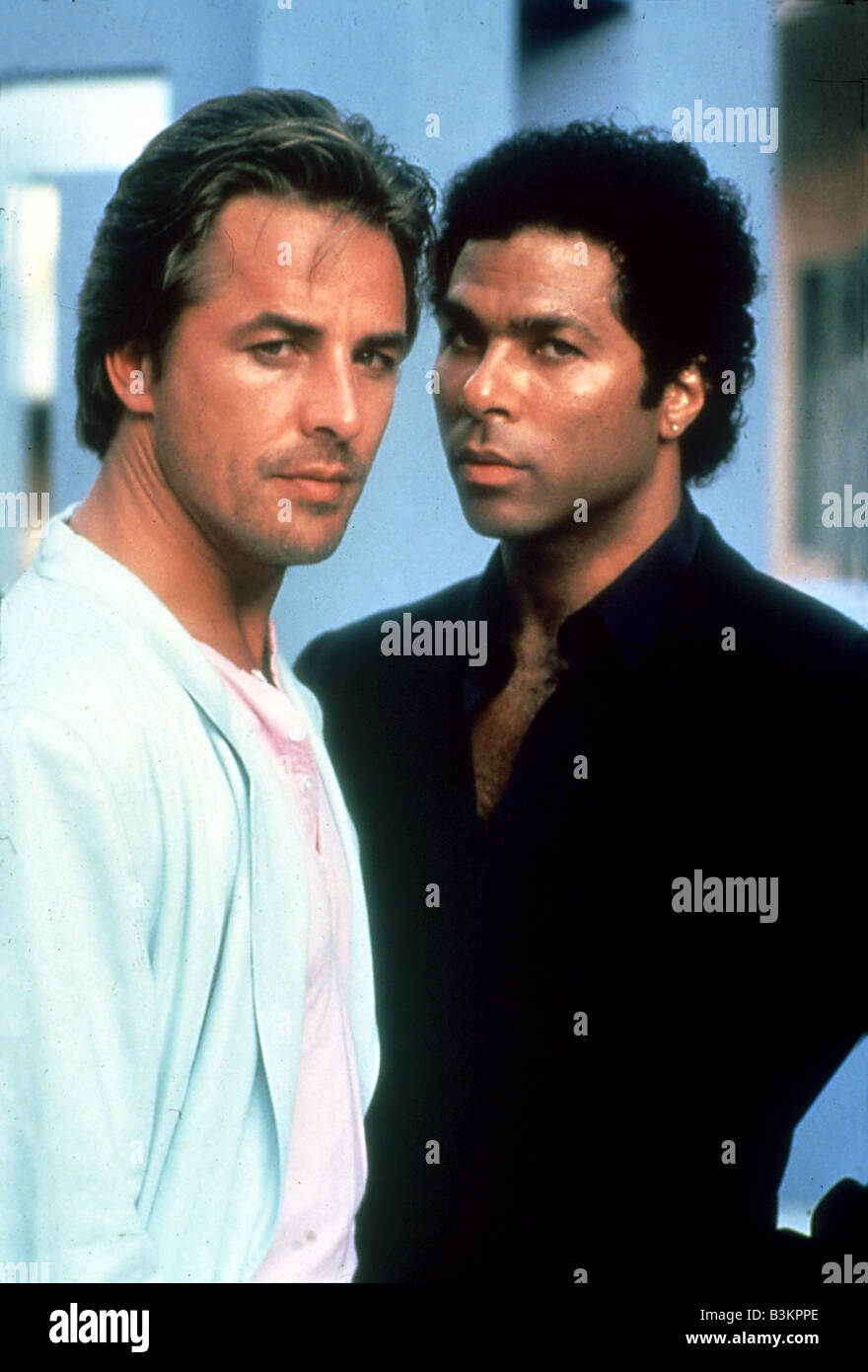 MIAMI VICE US serie TV con Don Johnson a sinistra e Philip Michael Thomas a destra Foto Stock