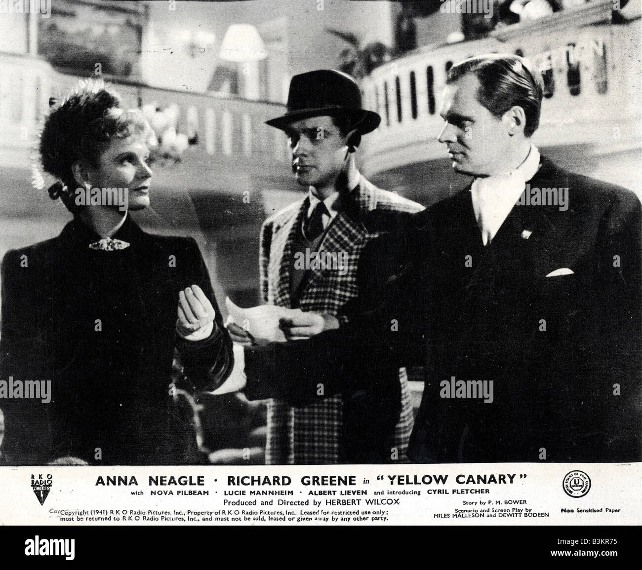 Giallo canarino 1943 RKO film con Anna Neagle e Richard Greene in hat Foto Stock