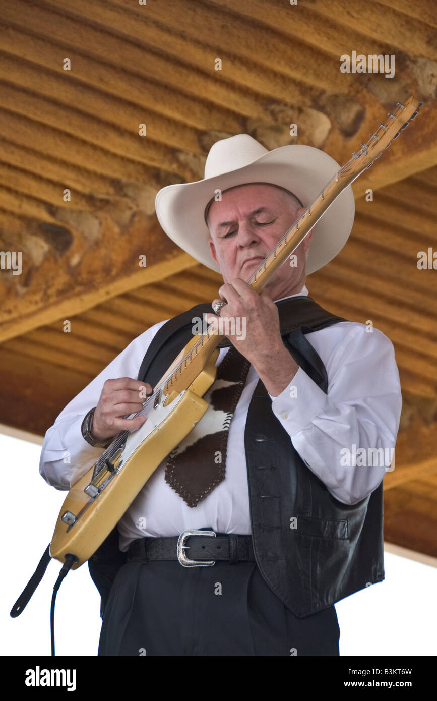 Texas Turchia annuale di Bob Wills Day celebrazione Texas Playboys western swing band in concerto di chitarra chitarrista del lettore Foto Stock