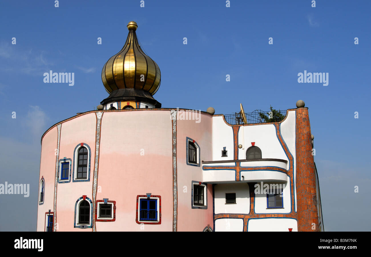 Architettura eccentrica del Rogner Spa Termale e Hotel progettato da Friedensreich Hundertwasser di Bad Blumau Austria Foto Stock