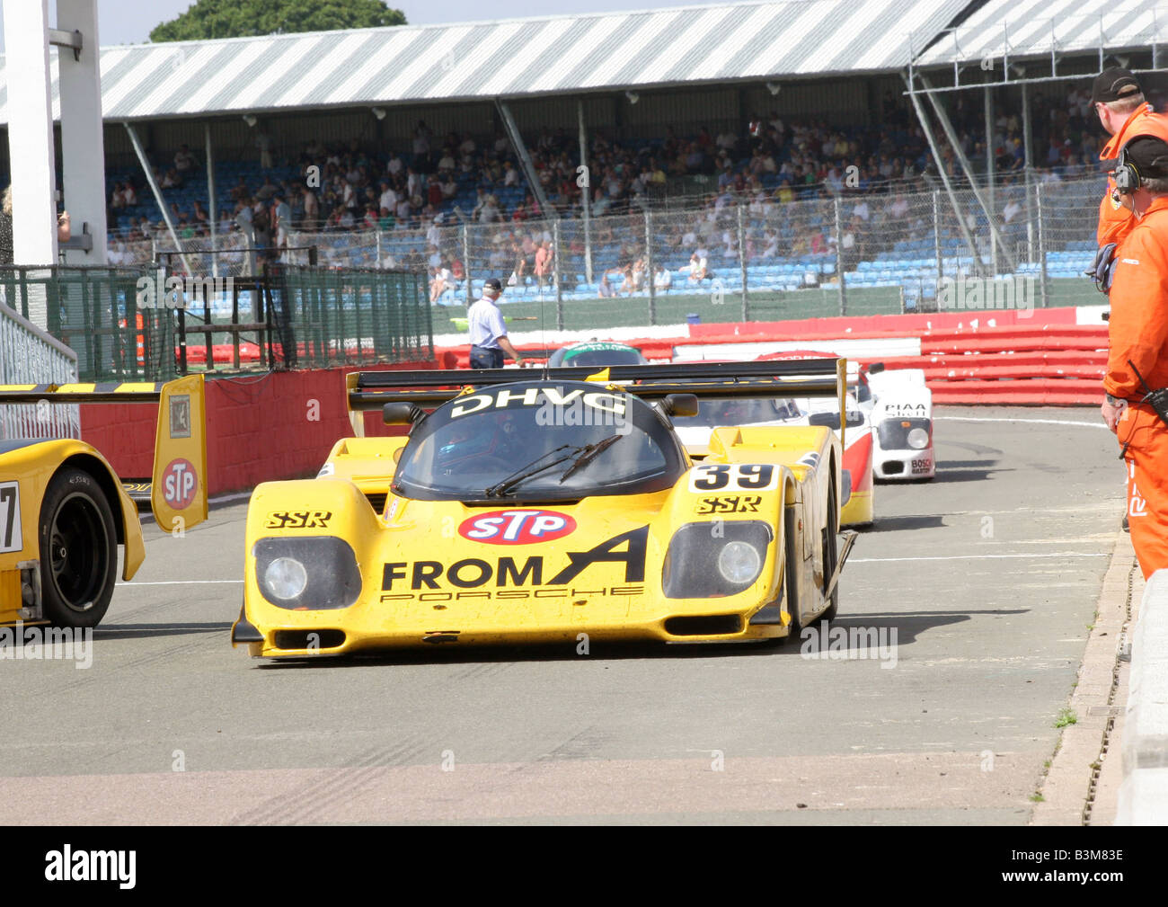 Andy Purdie da Tumbridge Wells in No.97 1993 UN GIALLO DA UN, Nissan R90-CK in pista Foto Stock