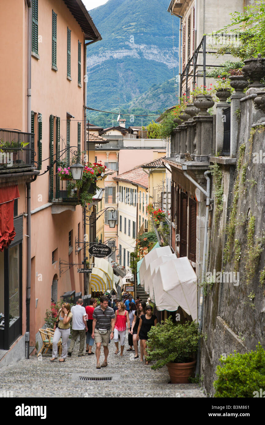 Stradina nel centro della città, Bellagio Lago di Como, Lombardia, Italia Foto Stock