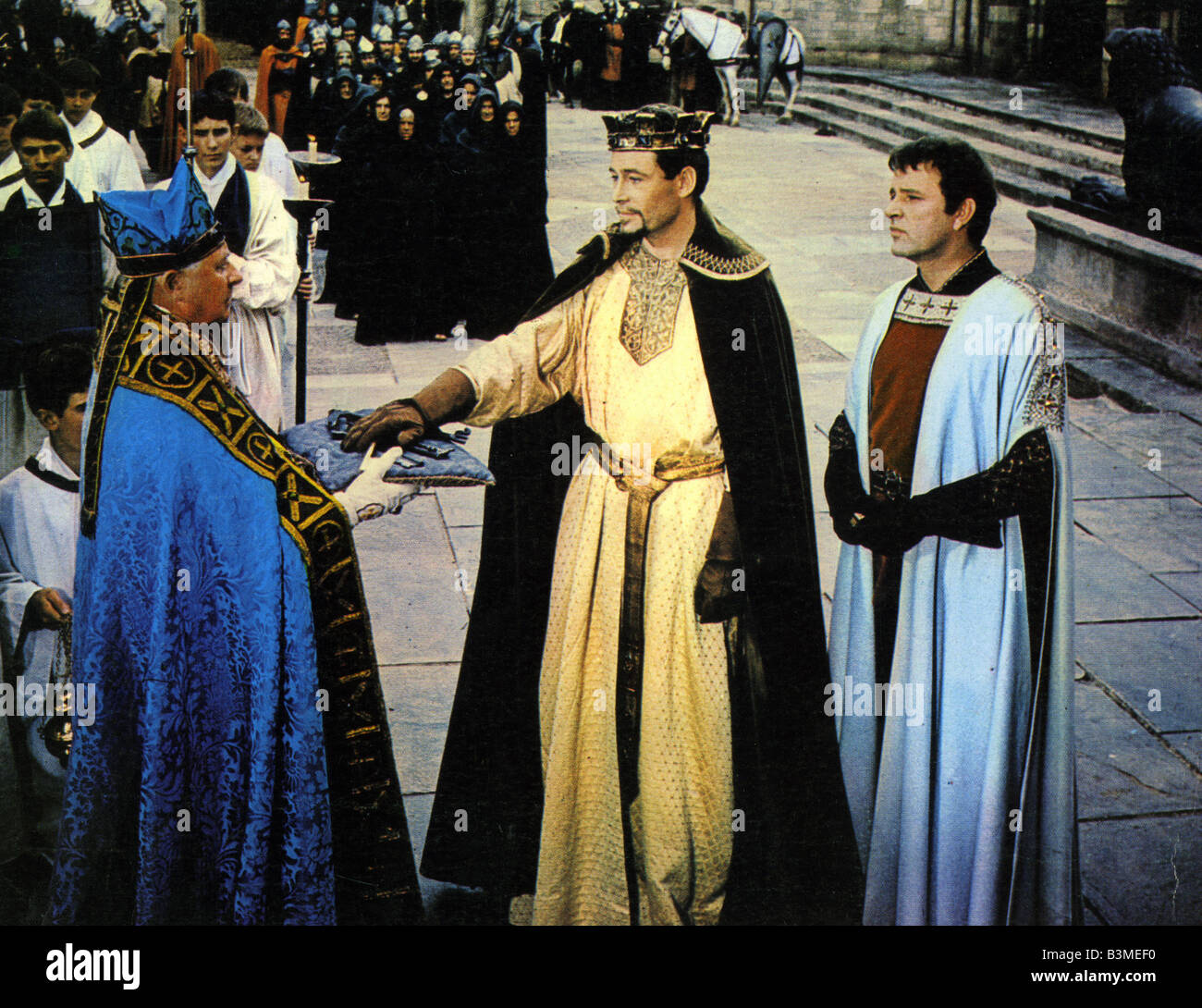 BECKET 1964 Paramount film con Peter O'Toole come Re Enrico II e Richard Burton a destra come Thomas a Becket Foto Stock