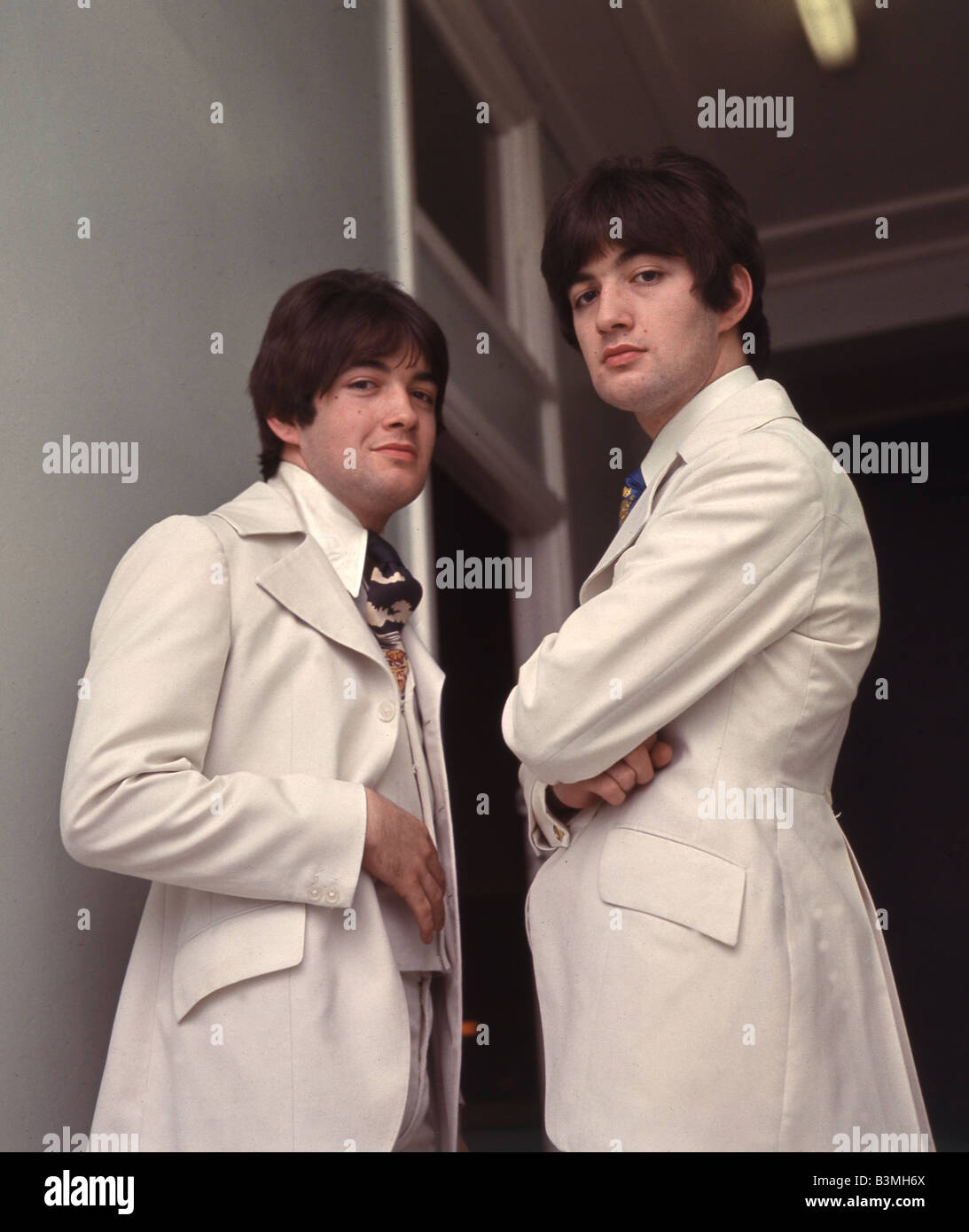 RYAN FRATELLI UK duo pop in 1966 con Paolo a sinistra e Barry a destra Foto Stock