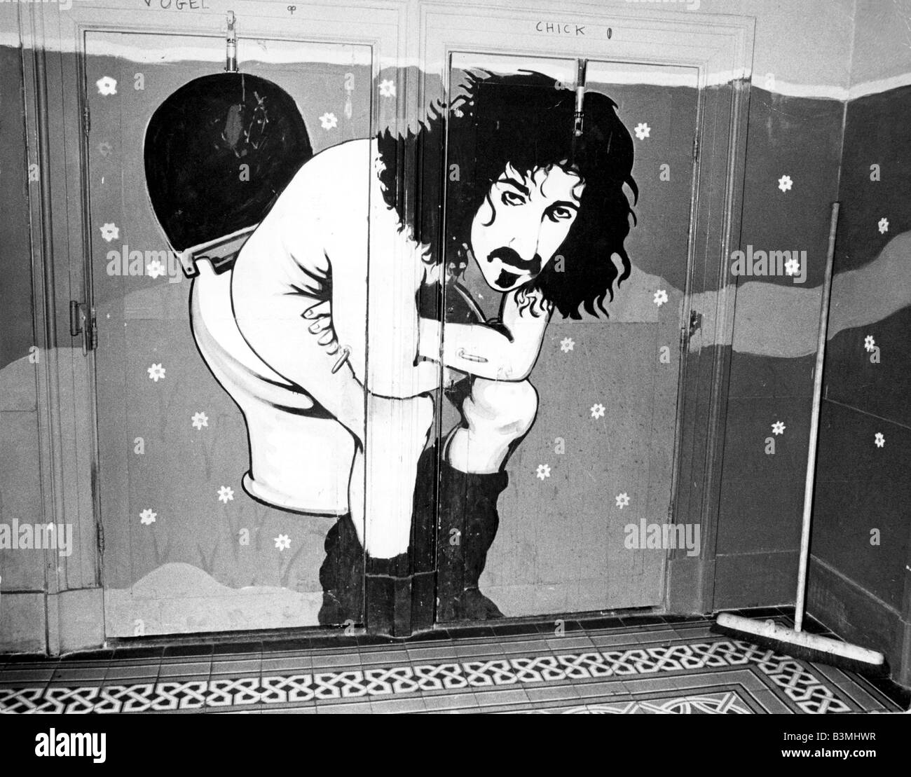 EL PARADISO CLUB interno in Amsterdam circa 1970 con Frank Zappa murale Foto Stock