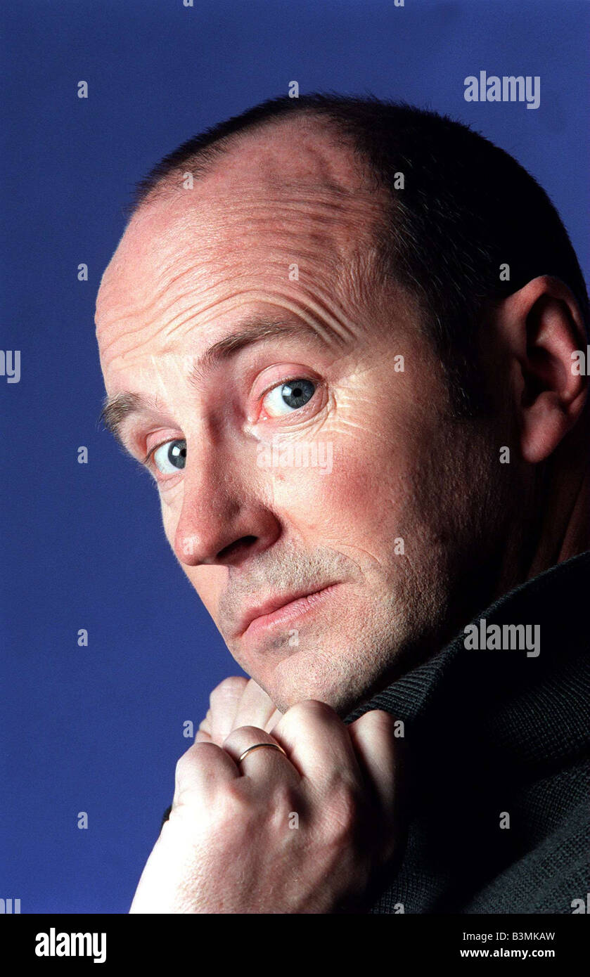 Fred MacAulay comico Novembre 2000 mano a mento Foto Stock