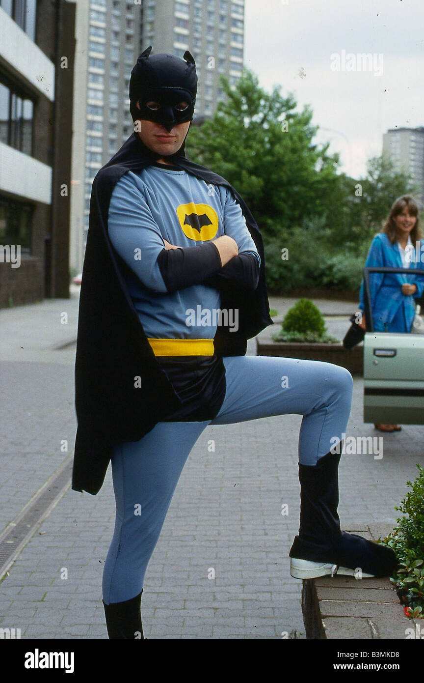 Nicky Campbell indossando il costume di Batman Foto Stock