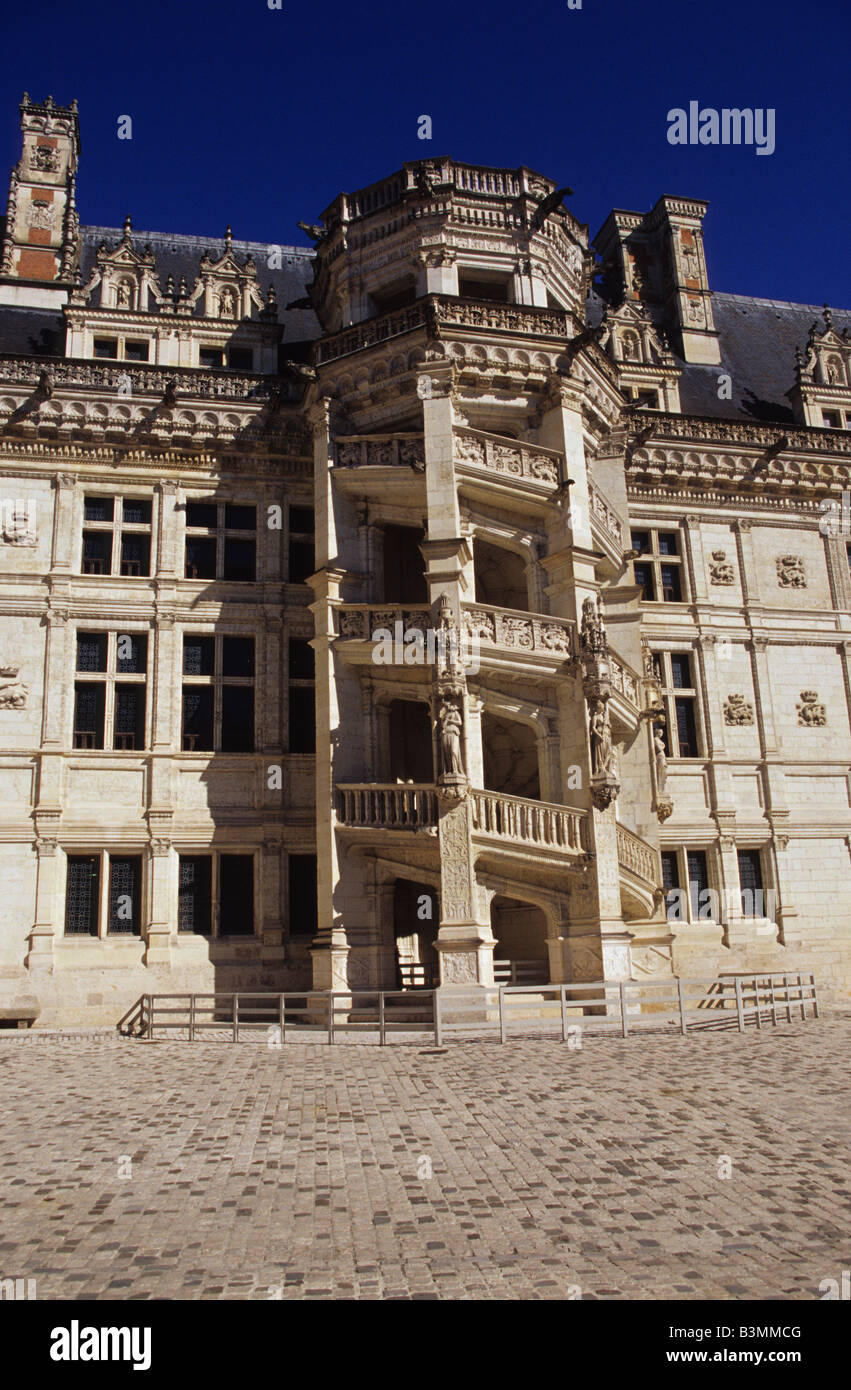 Francia Loire Blois Il Francois I parafango e scala a chiocciola di Chateau de Blois Foto Stock