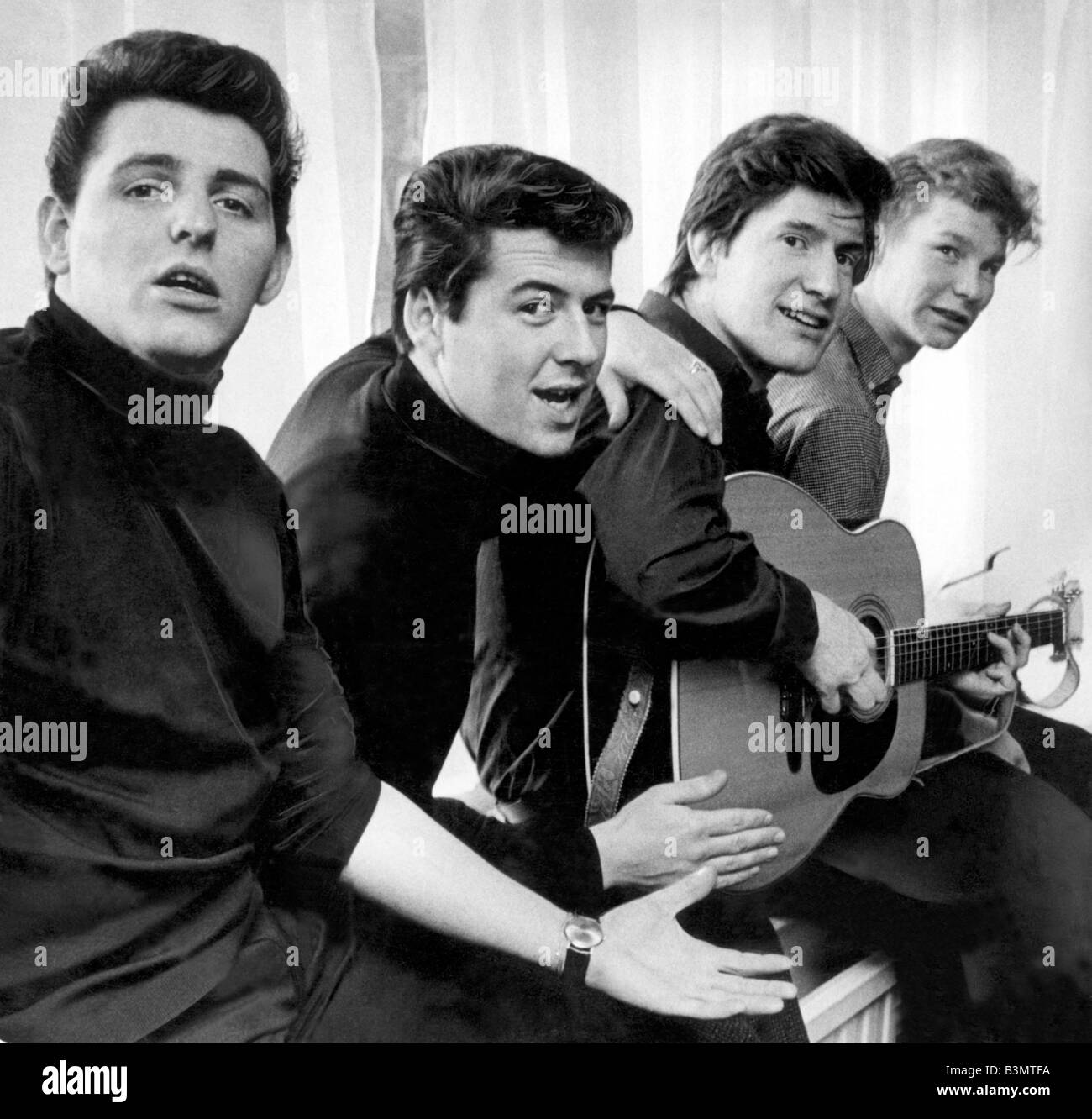 I RICERCATORI DEL REGNO UNITO gruppo pop nel 1964. Da sinistra: Tony Jackson, Mike Pender, Chris Curtis e John McNally Foto Stock
