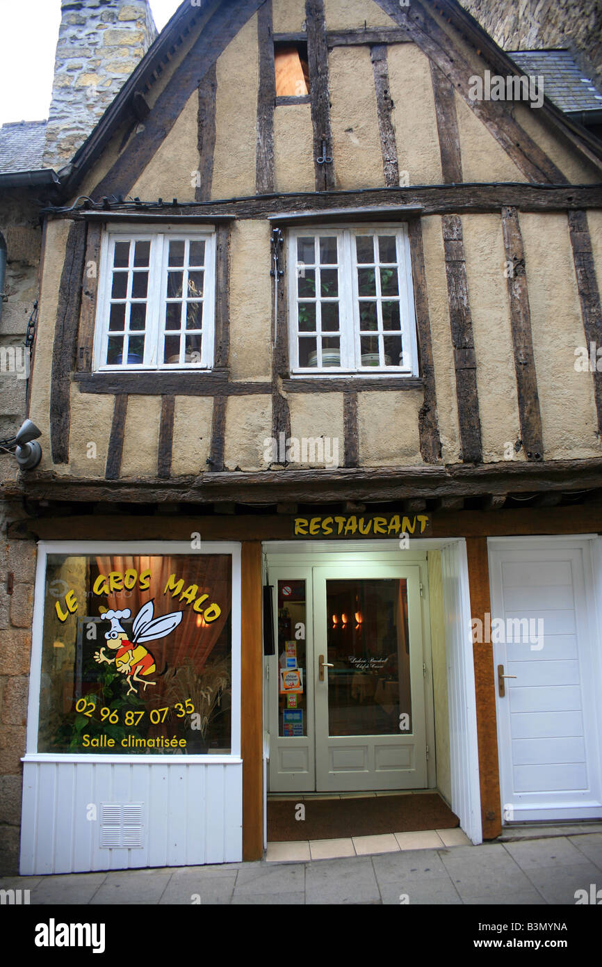 Ristorante le Gros Malo in Grand Rue, Dinan, Cotes d'Armor, Bretagna, Francia Foto Stock