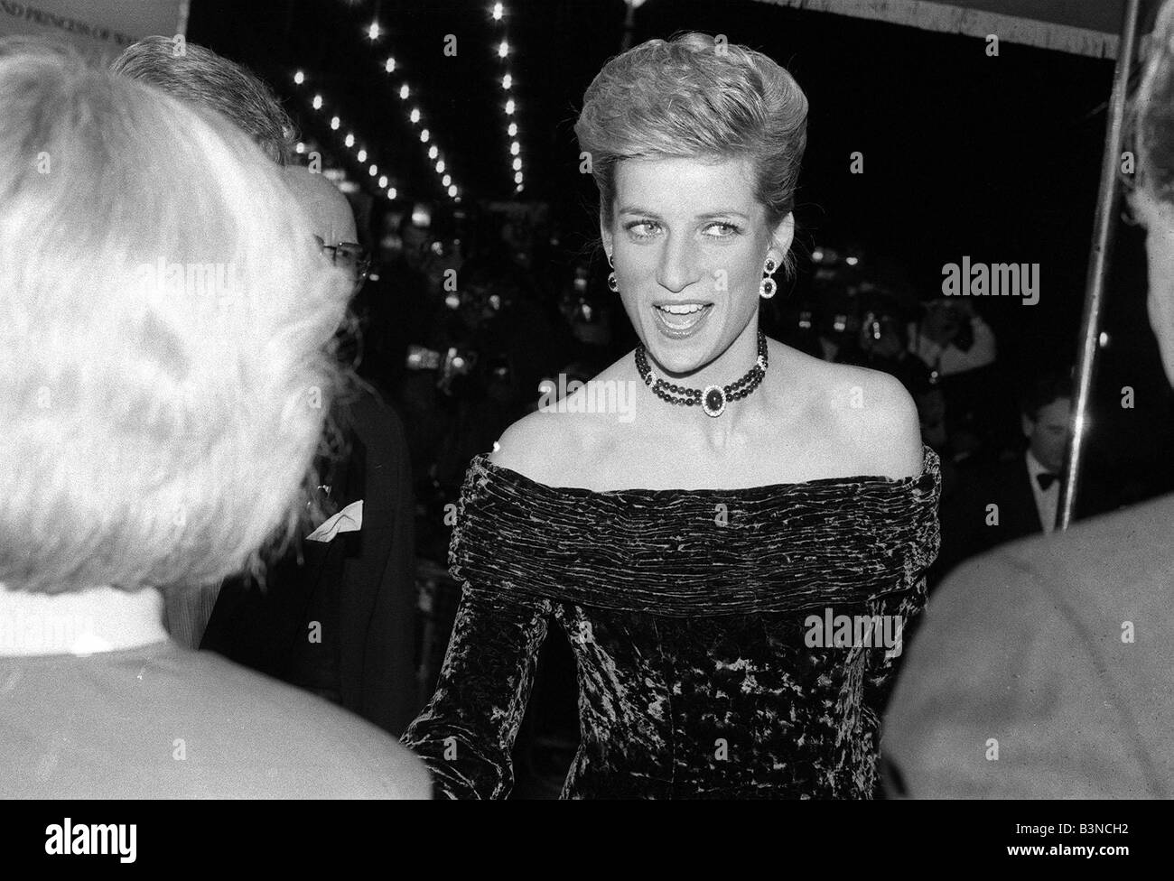 Il principe Charles Princess Diana Febbraio 1988 premier del film l'ultimo imperatore Foto Stock