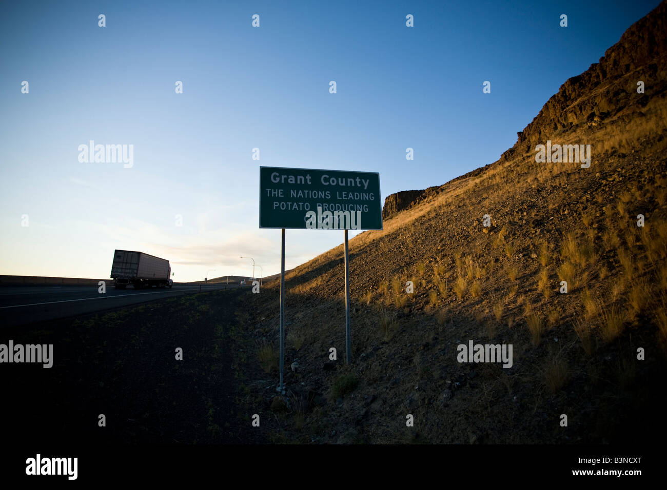 Un segno sulla strada in Eastern Washington si rompe la convinzione che l'Idaho è il re di patate Foto Stock