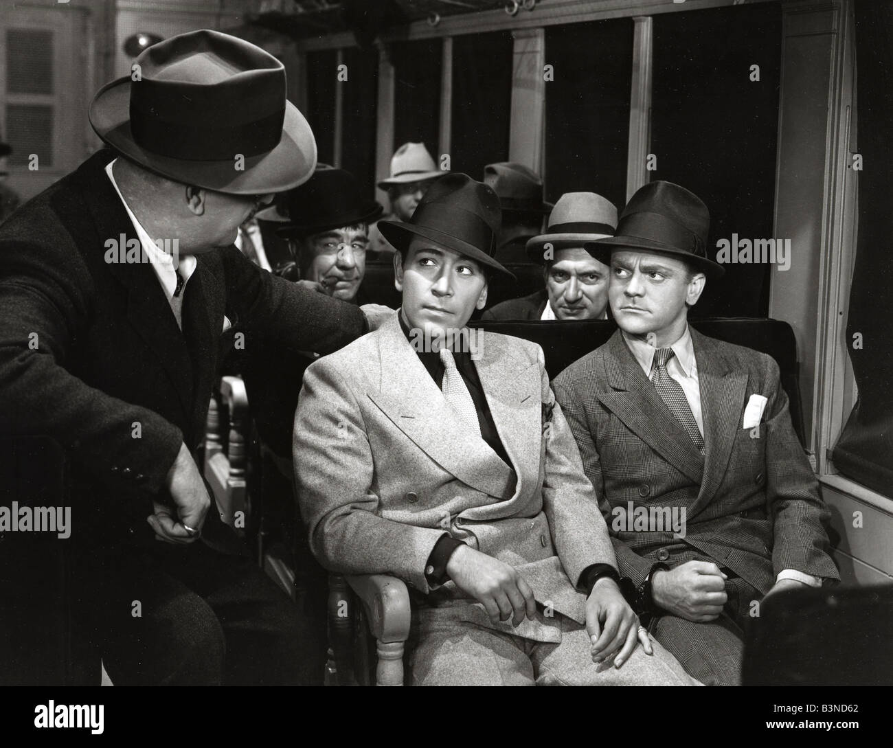 Ogni ALBA I DIE 1939 Warner film con James Cagney a destra accanto a George Raft Foto Stock