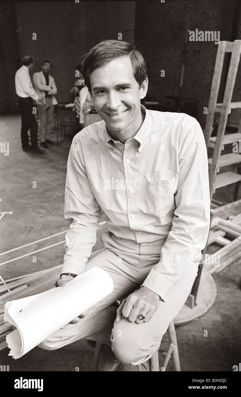 Attore Anthony Perkins durante le prove per l'animale maschio Giugno 1968 Foto Stock