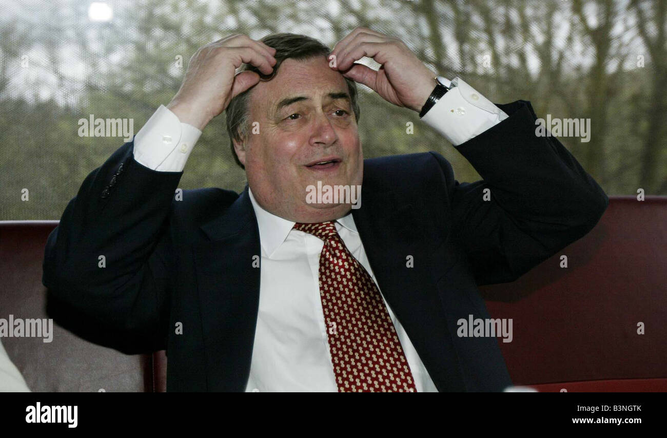 Uno dei tanti volti di John Prescott, vice primo ministro Maggio 2005 Foto Stock