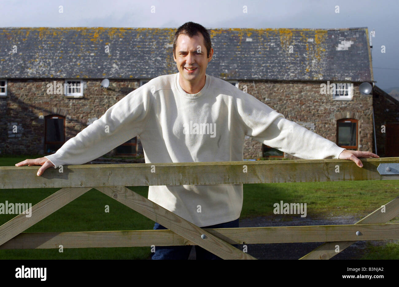 Attore Neil Morrissey al suo hotel Novembre 2002 a Laugharne Galles del Sud Foto Stock