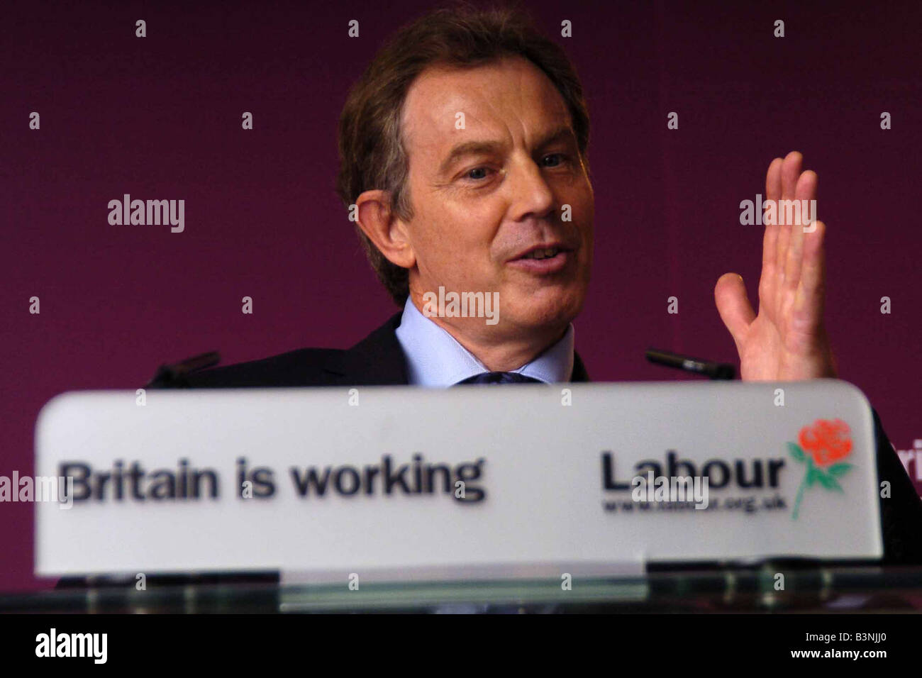 Il primo ministro Tony Blair a Leeds per promuovere le elezioni locali campagna possono 2004 Foto Stock