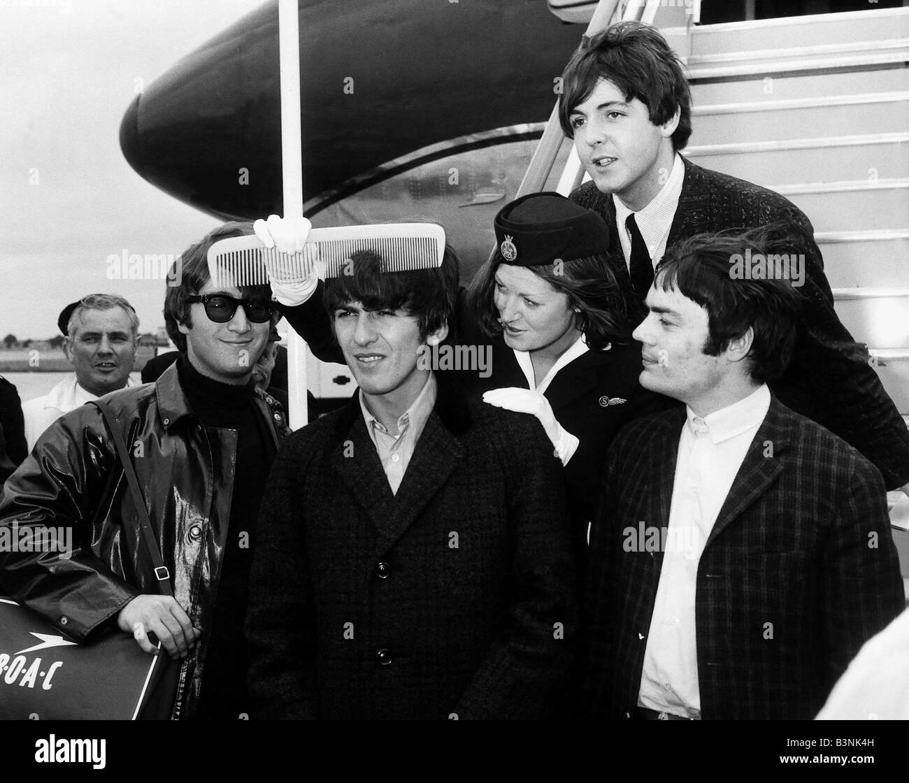 I Beatles Giugno 1964 John Lennon Paul McCartney e George Harrison con il nuovo batterista James Nichols in piedi per Ringo Starr Foto Stock