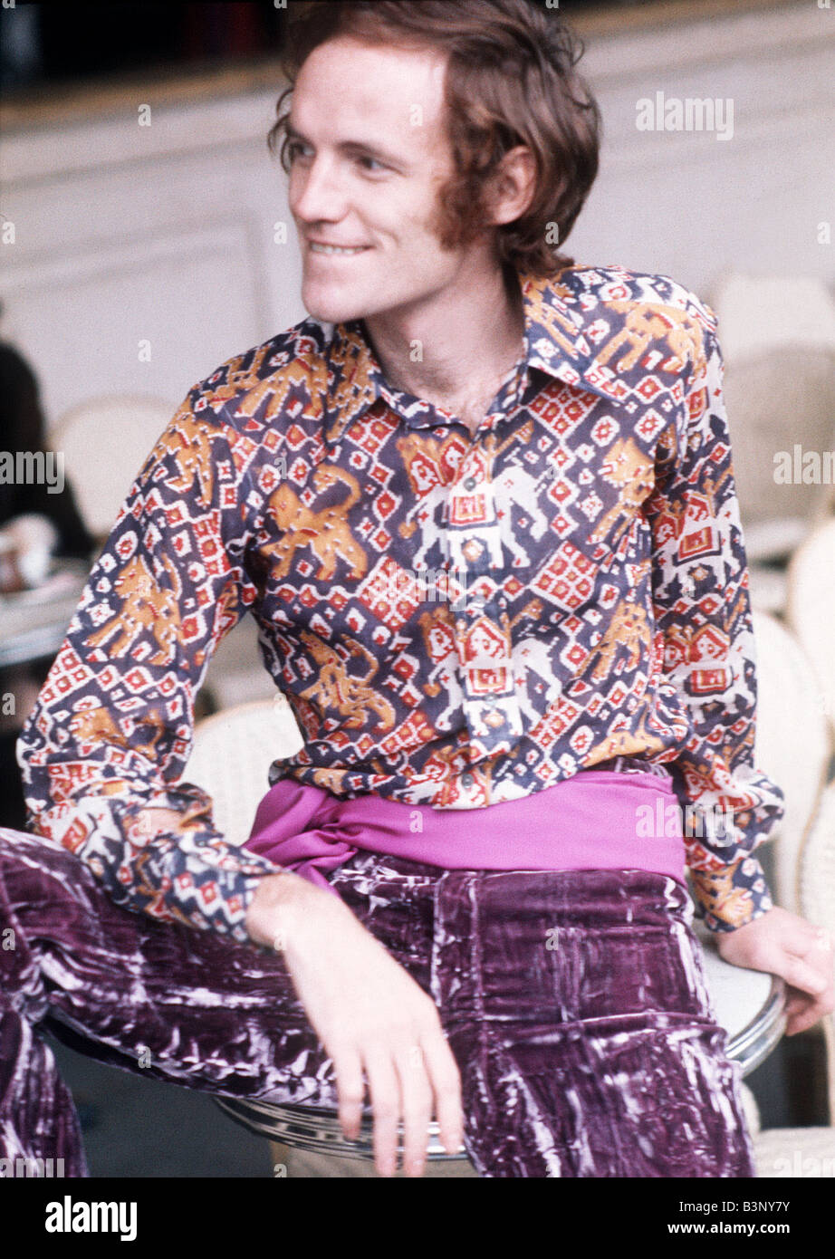 Moda marzo 1969 Yves St Laurent s cercare uomini Foto Stock