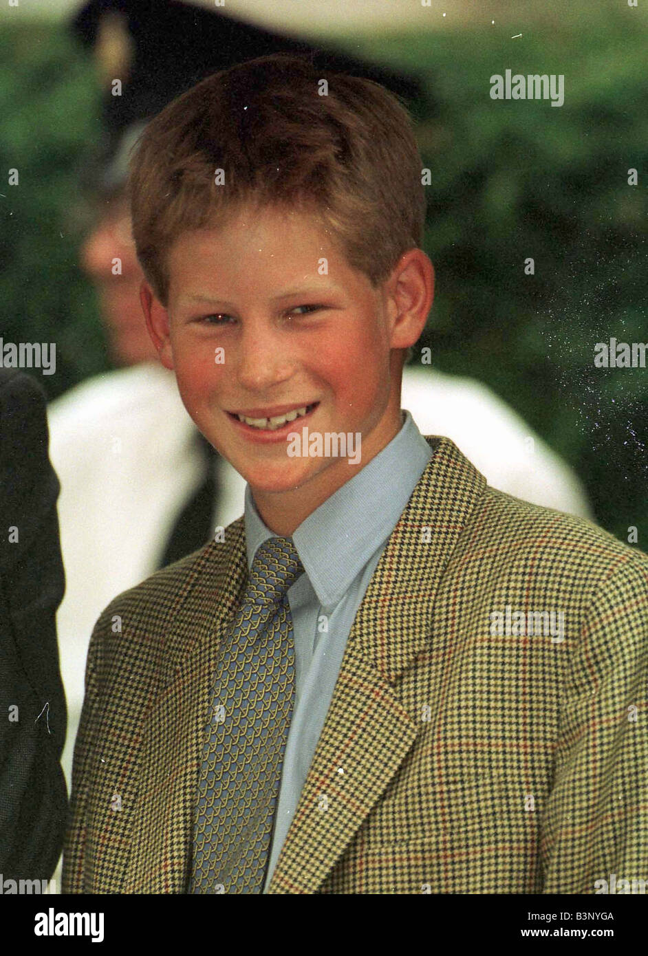 Il principe Harry arriva per il suo primo giorno di settembre 1998 per registrarsi a Eton College Foto Stock