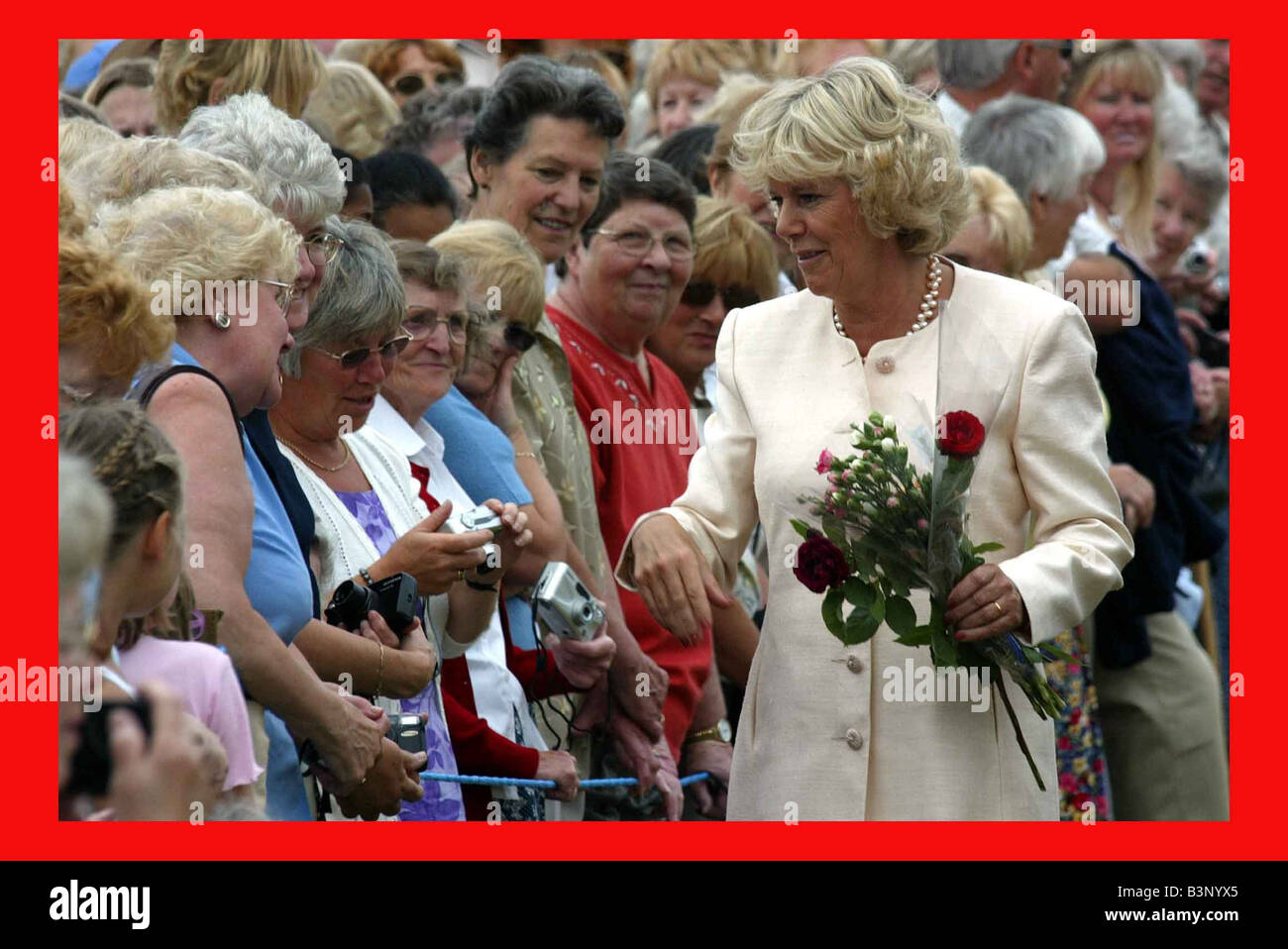 Il principe Carlo e Camilla Parker Bowles visita il Sandringham flower show Luglio 2003 Foto Stock