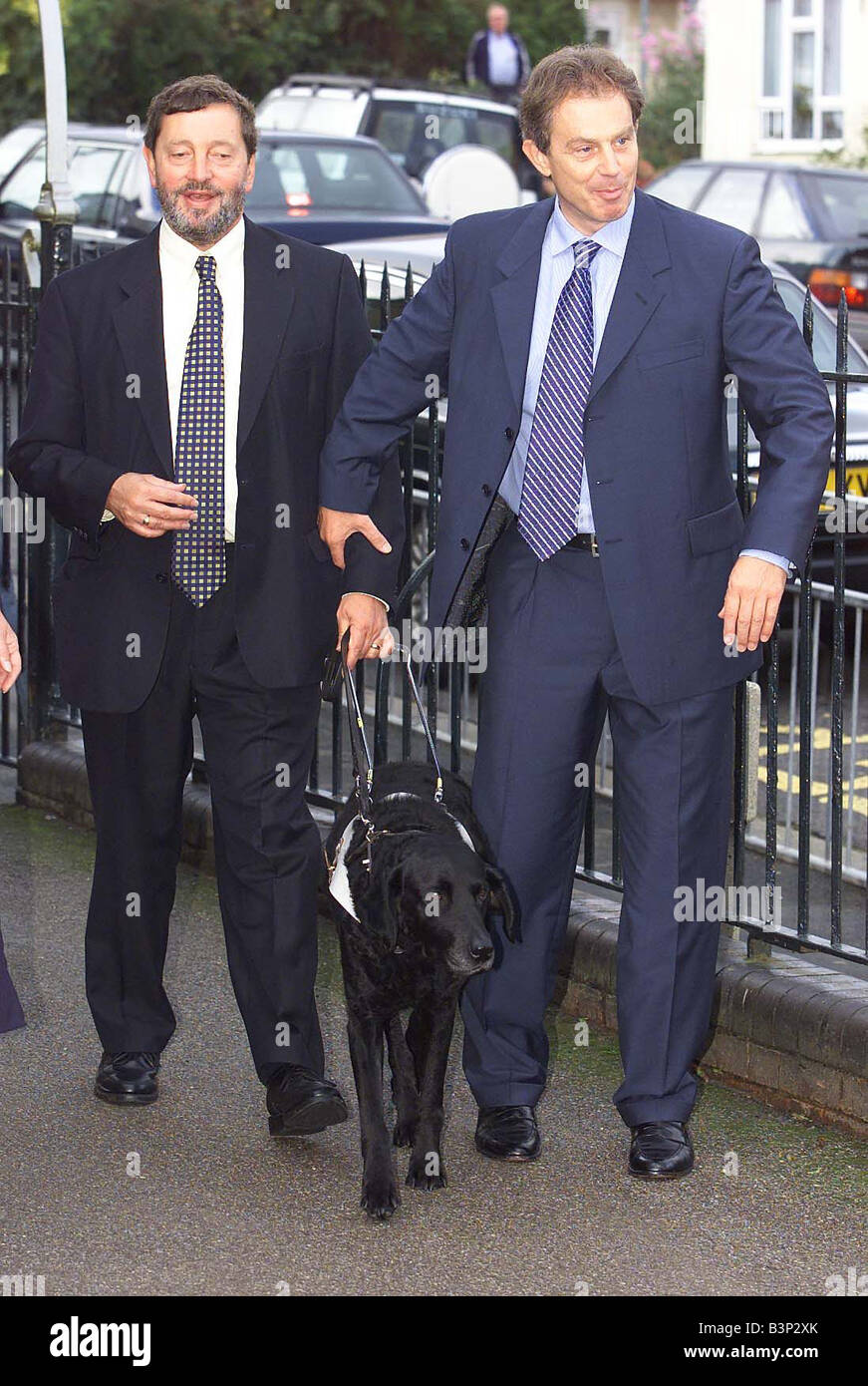 Tony Blair sulla scuola visita con educazione il ministro David Blunkett durante il Partito Laburista conferenza in Brighton Settembre 2000 Foto Stock