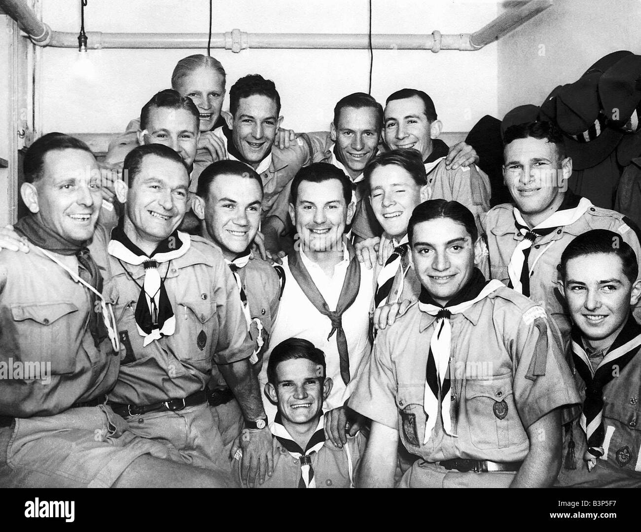 Ralph lettore e la sua banda Ralph lettore era una radio star degli anni quaranta e cinquanta fu particolarmente popolare durante il WW2 a casa e all'estero con le forze gli scout erano ovviamente piuttosto forte su di lui troppo Foto Stock