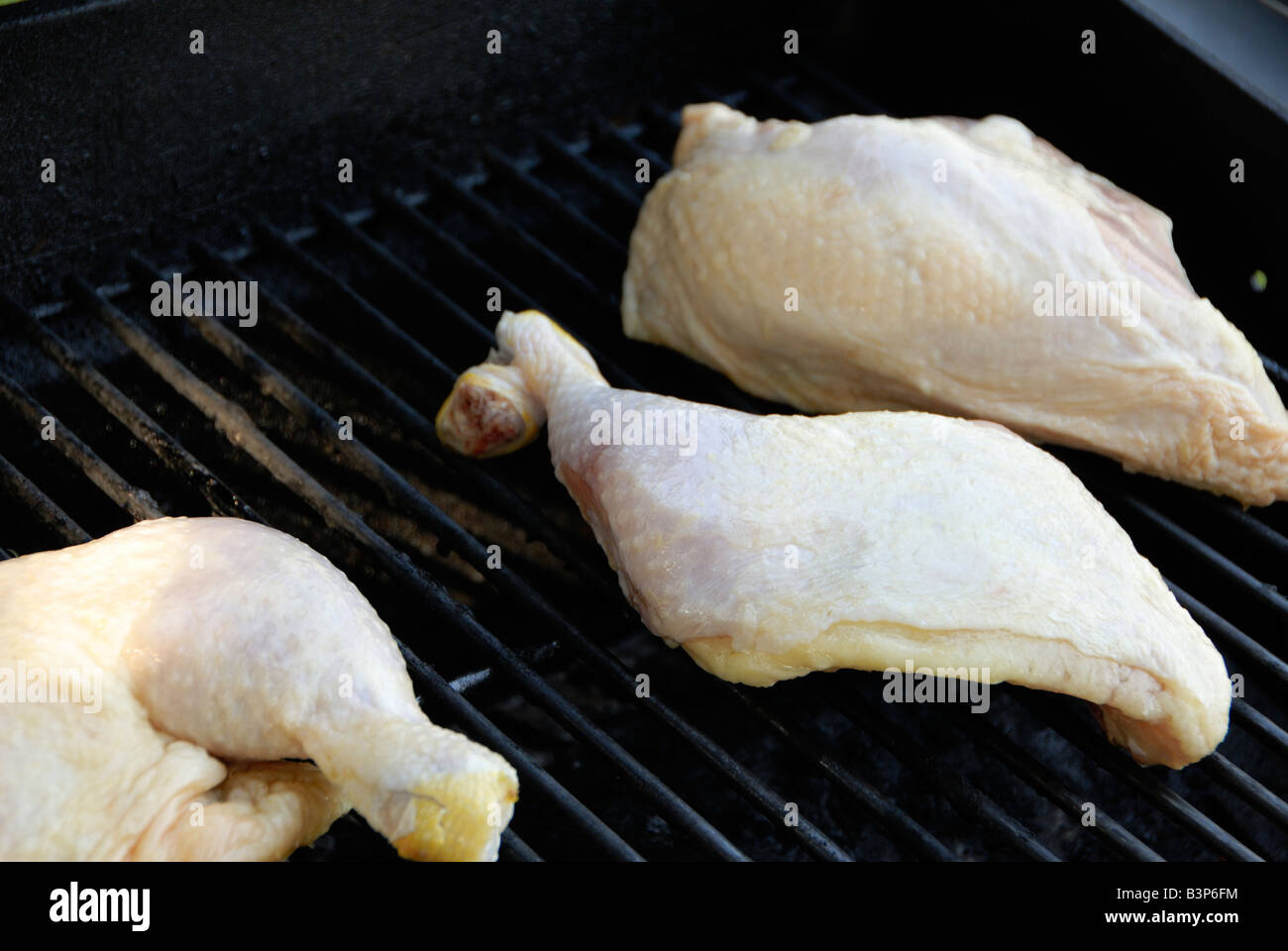 Pollo BBQ sul grill Foto Stock
