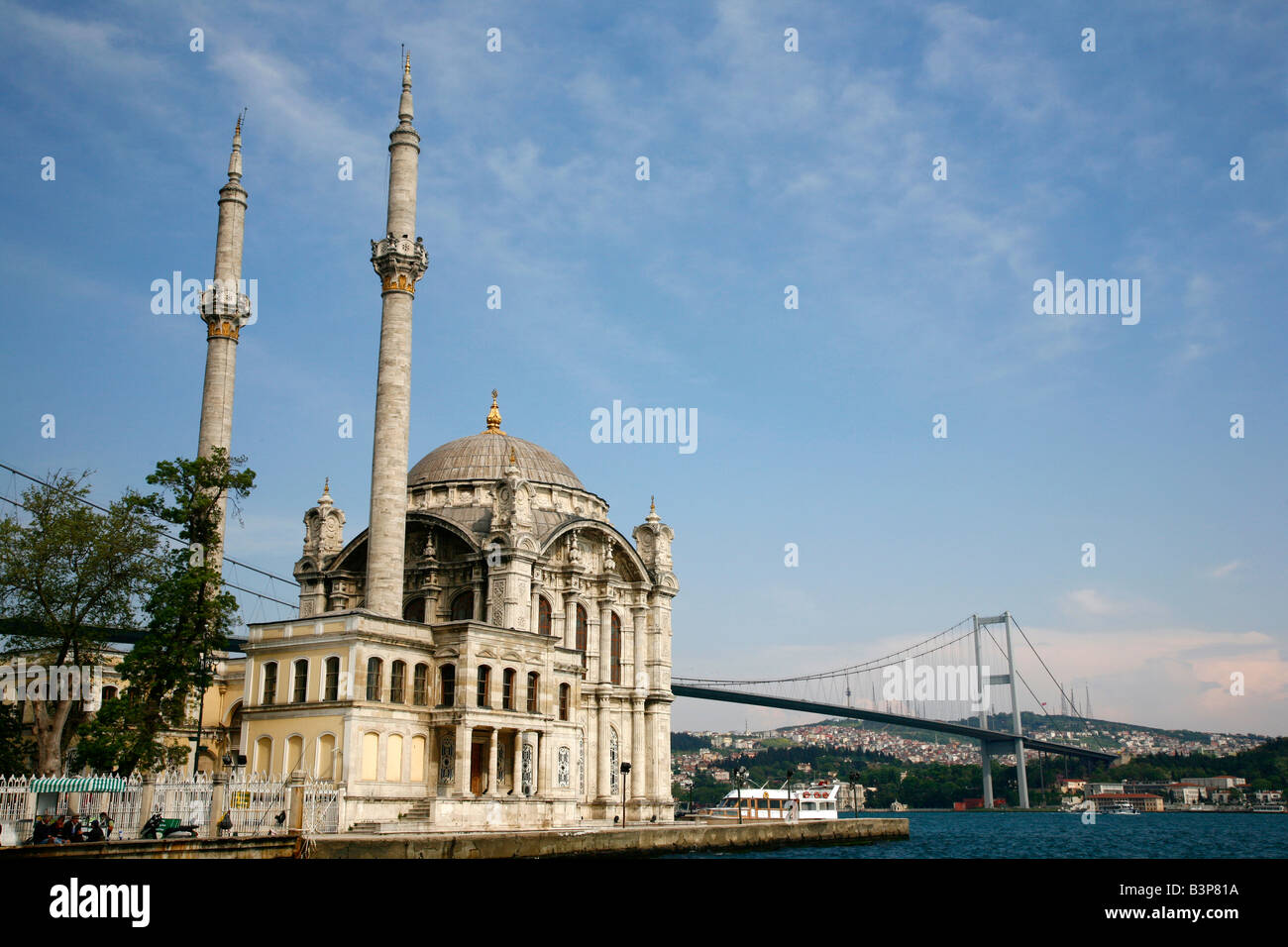 Maggio 2008 - Ortakoy Mecidiye moschea e il ponte sul Bosforo Istanbul Turchia Istanbul Turchia Foto Stock