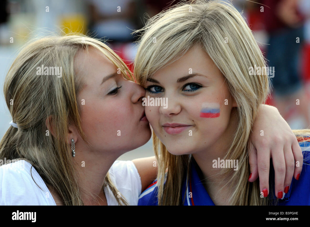 Due fan femminili della federazione nazionale di calcio Foto Stock