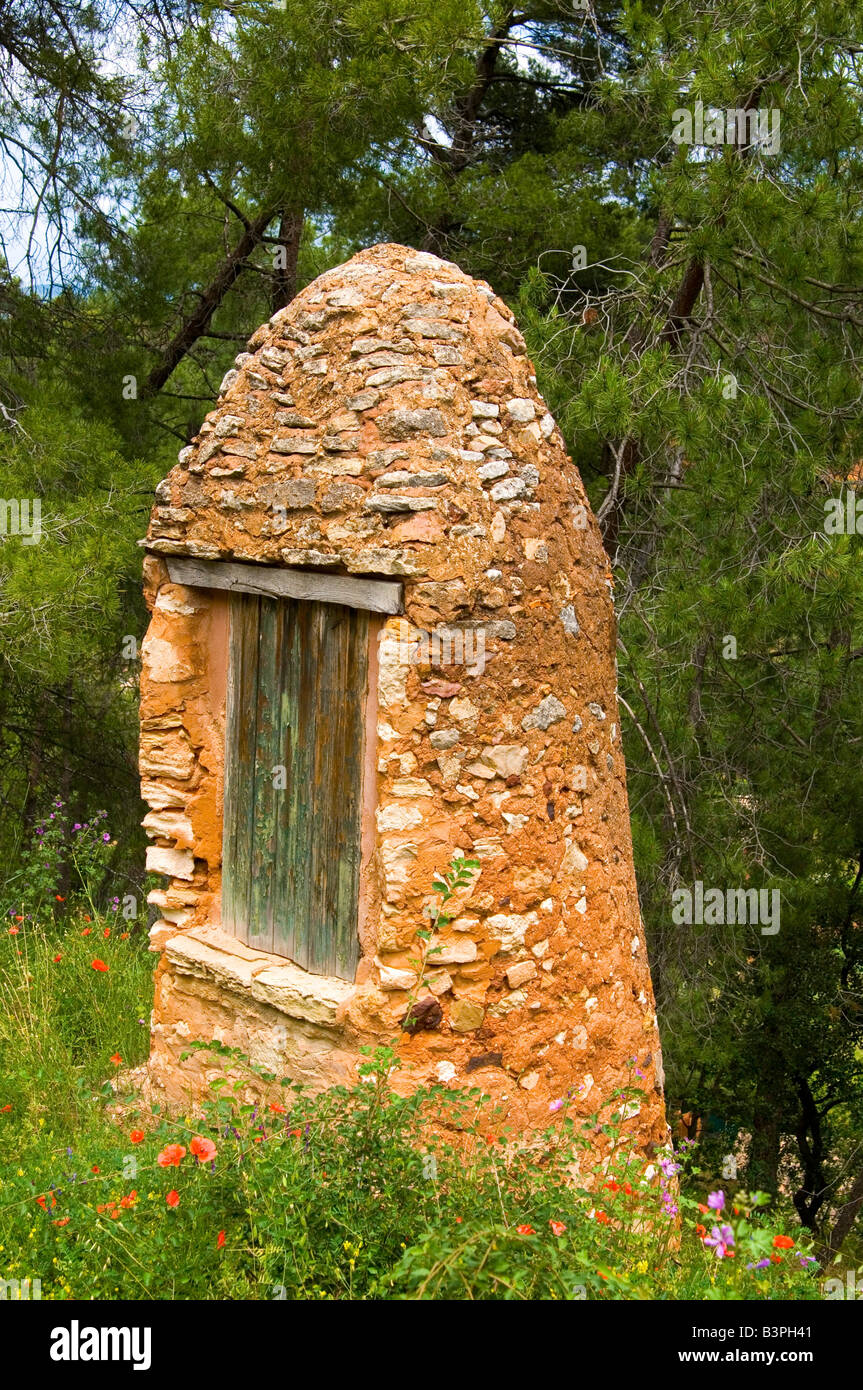 Capanna di pietra in Roussillon Provence, Francia Foto Stock