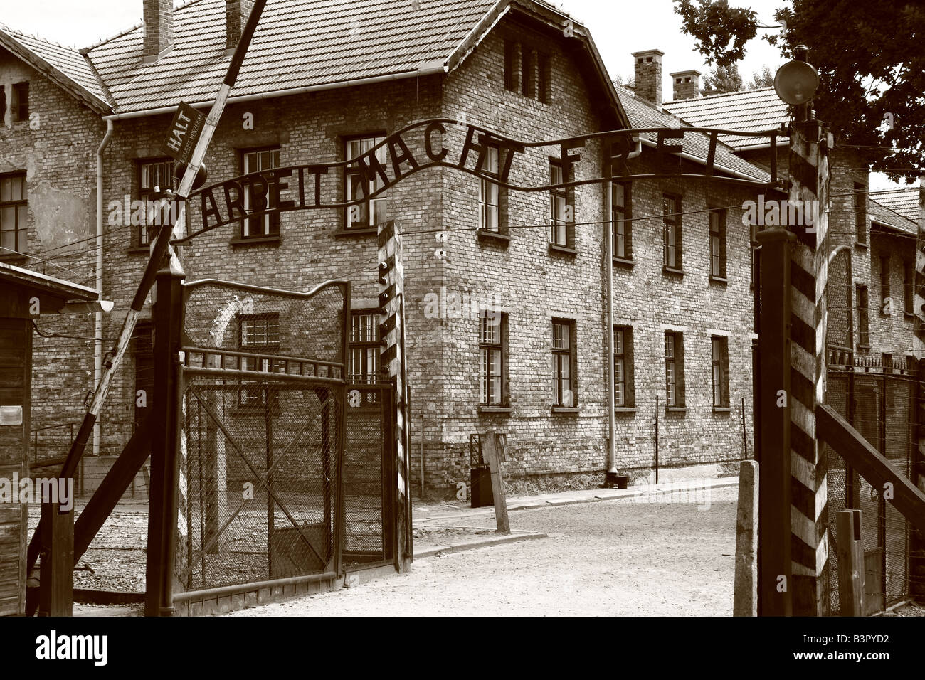 Ingresso del campo di concentramento di Auschwitz vicino a Cracovia in Polonia Foto Stock
