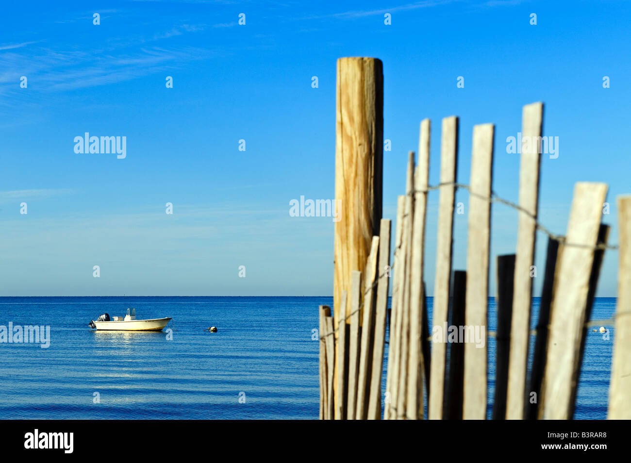 Vento rustico profilati per reti una barca ormeggiata sulla ocean Cape Cod MA USA Foto Stock