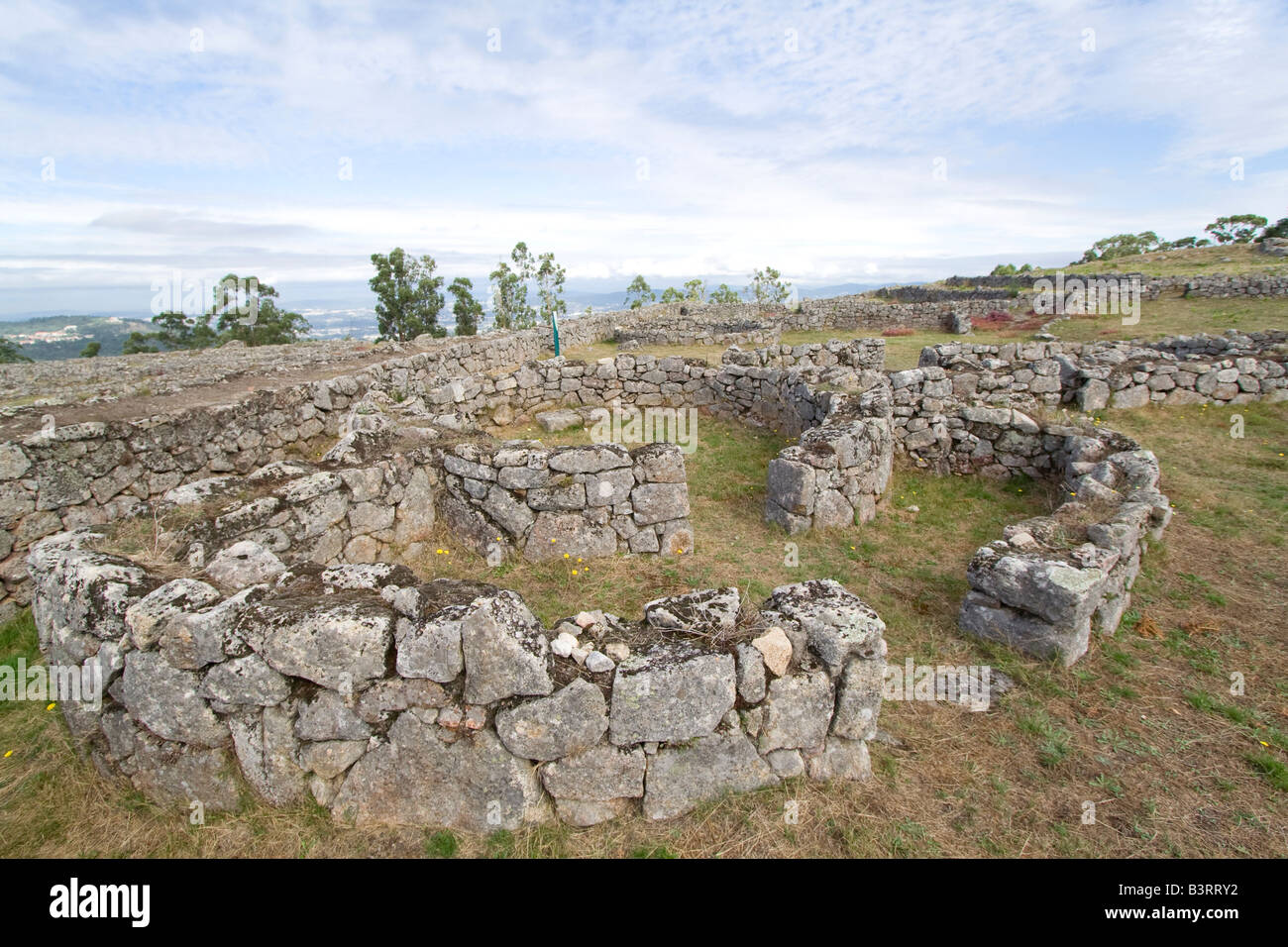 Citânia de Sanfins. Un villaggio di Castro (Celtic-Iberian fortificato insediamento preistorico) a Paços de Ferreira, il Nord del Portogallo. Foto Stock