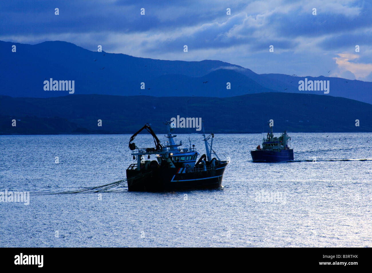 La pesca nella baia di Kenmare, nella contea di Kerry, Irlanda Foto Stock