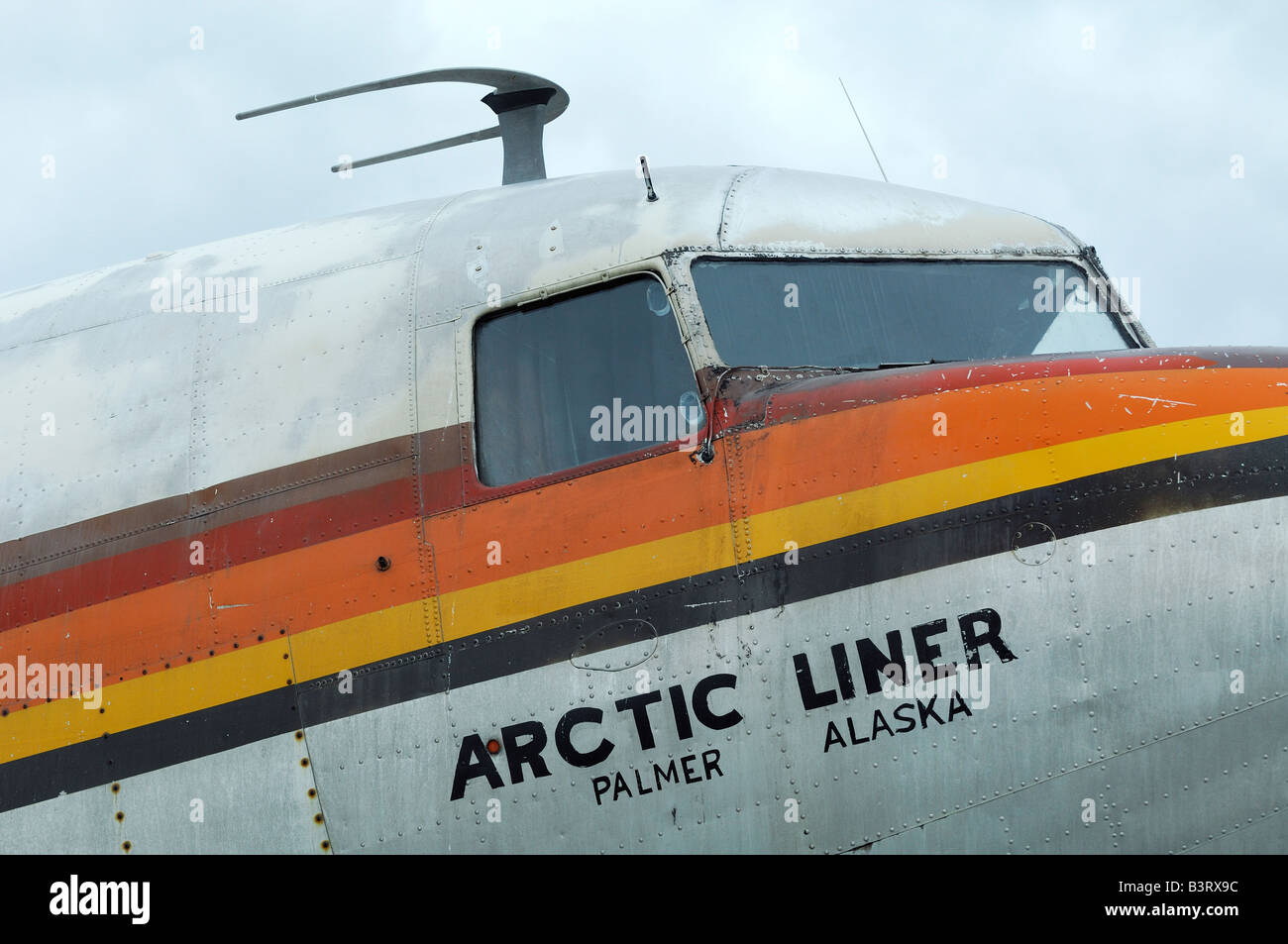 Il vecchio aereo Douglas DC-3 Dakota durante l'Artico Thunder airshow 2008 - Anchorage - Alaska - USA Foto Stock