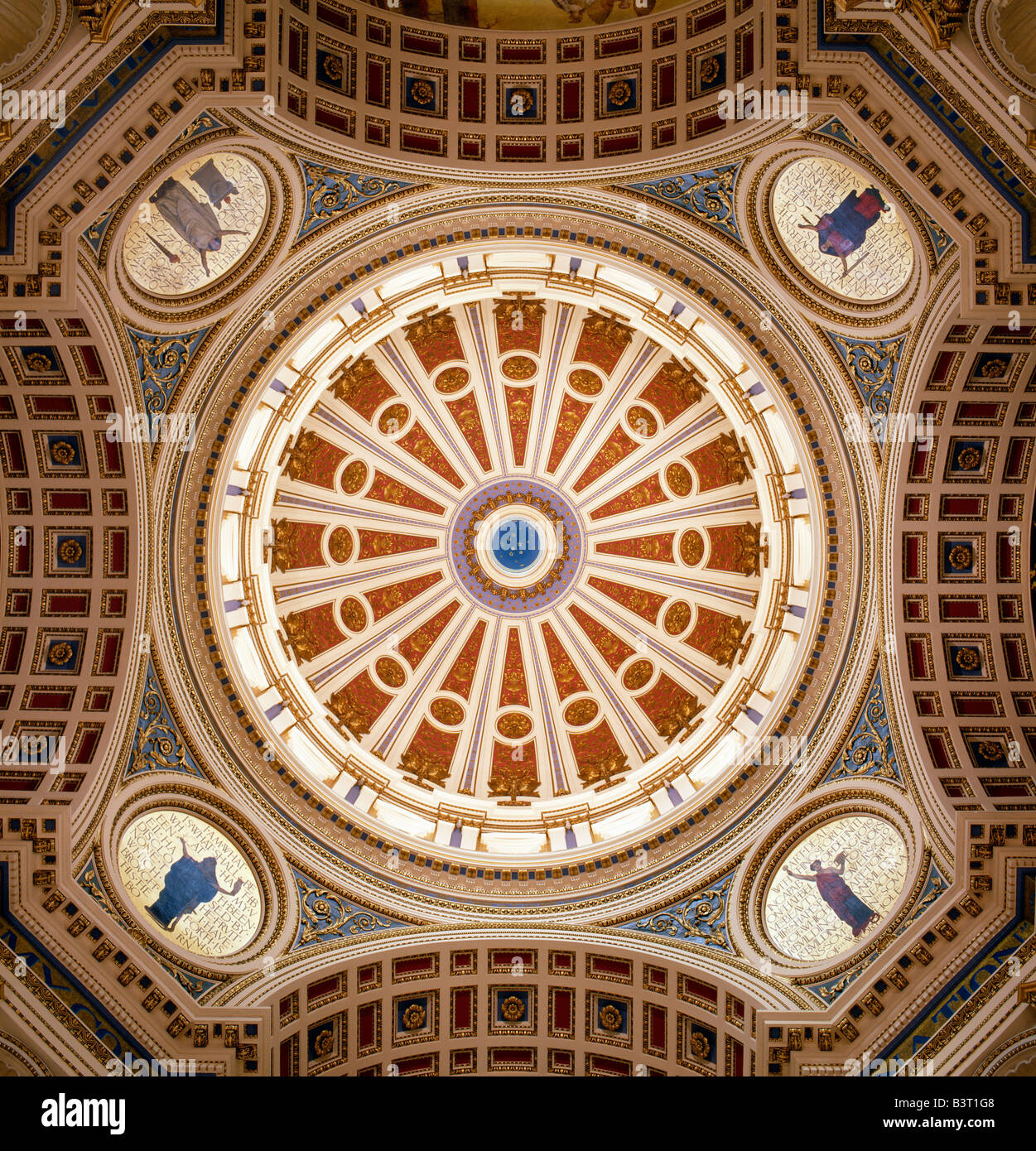 Vista interna della cupola della capitale dello Stato della Pennsylvania edificio (1906), Harrisburg, Pennsylvania, Stati Uniti d'America Foto Stock