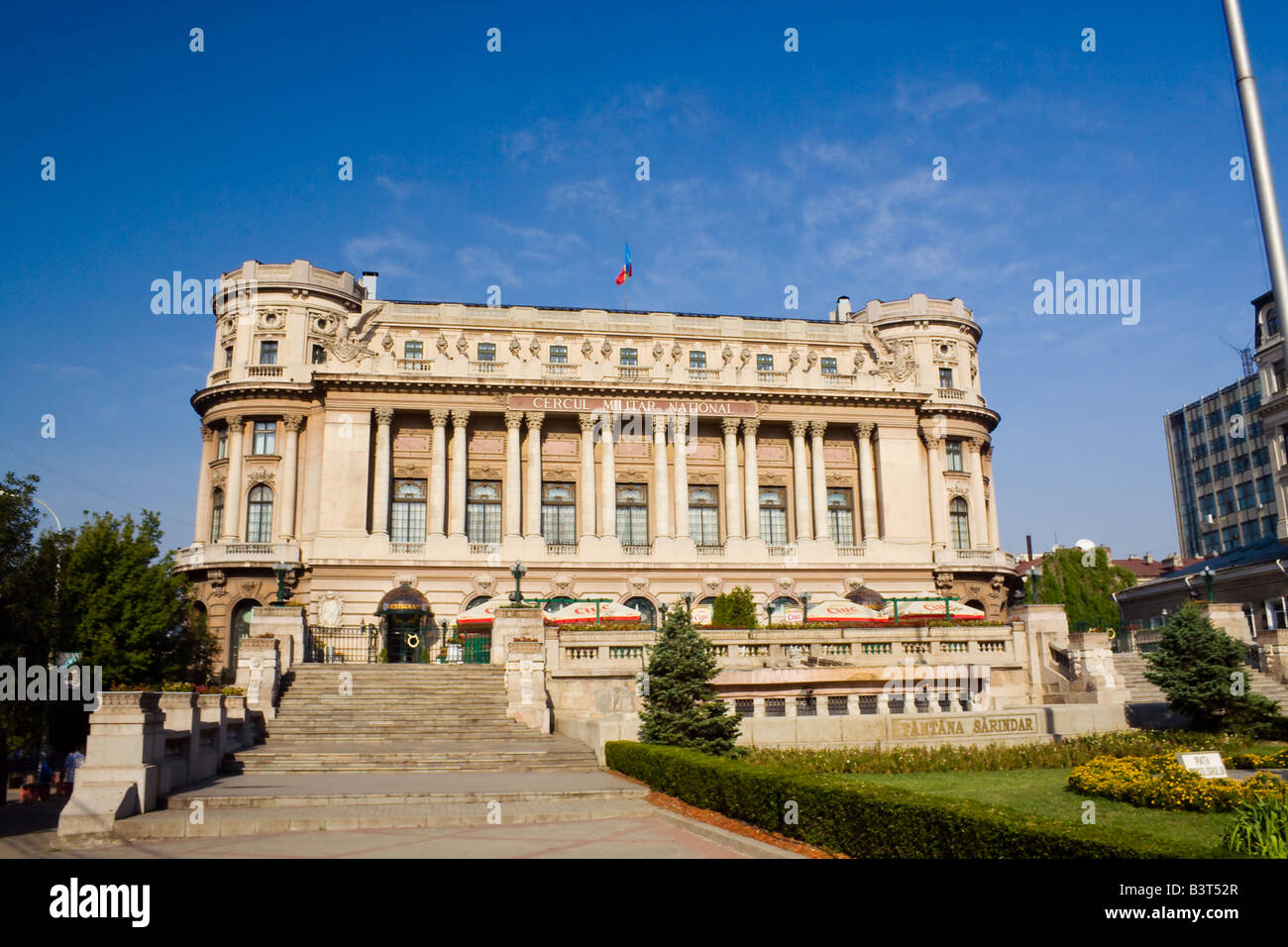 Bucarest Romania 2008 Cercul Militar Galleria Nazionale di arte moderna costruita nel 1876 da Calai Victorai street Foto Stock