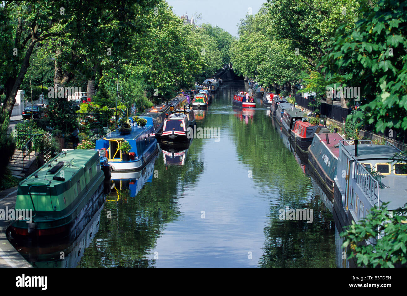 Inghilterra, Londra, Little Venice. Case galleggianti Foto stock - Alamy