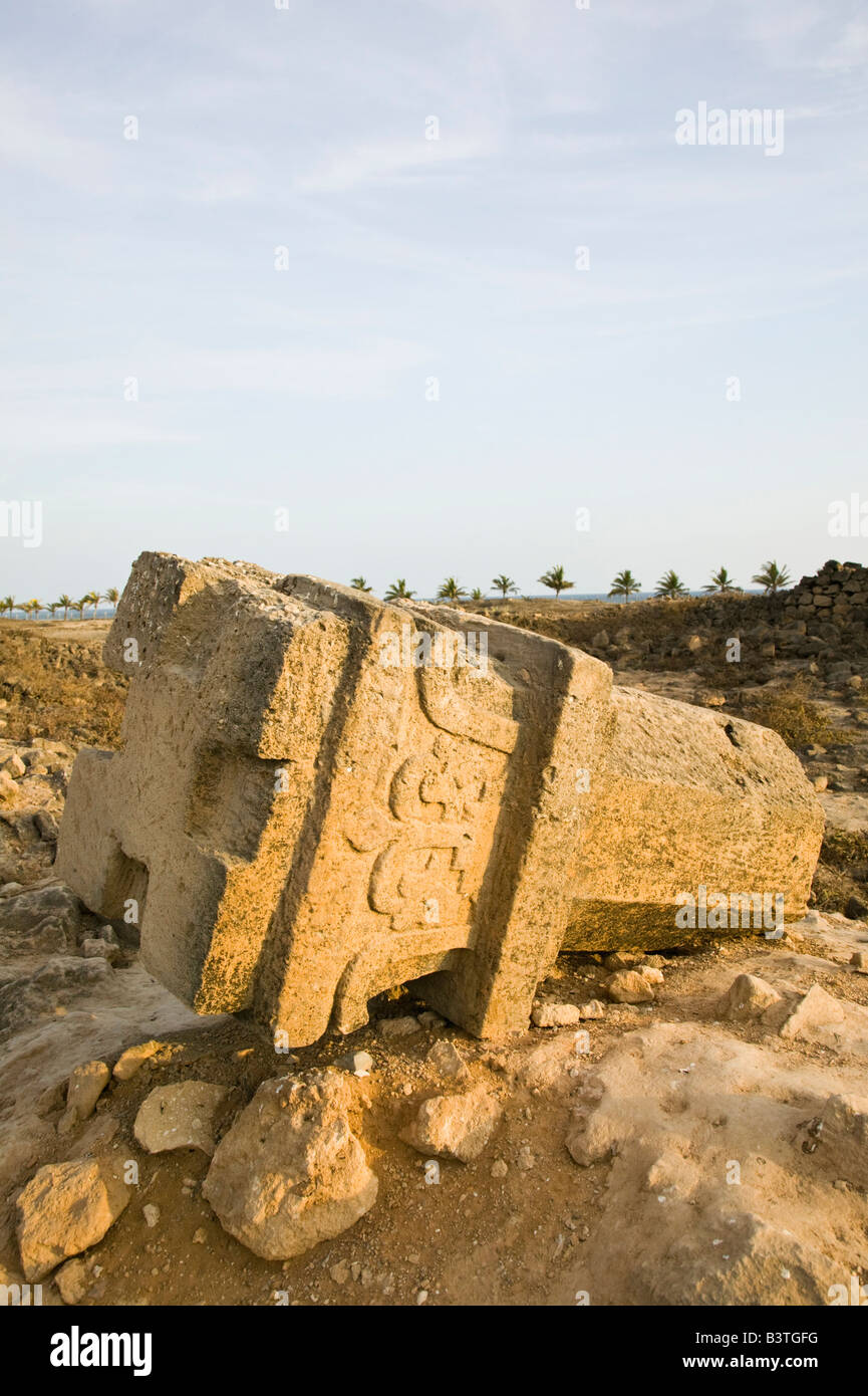 Oman, Regione di Dhofar, Salalah. Al Baleed rovine, sito del XII secolo porto commerciale di ZAFAR / tardo pomeriggio Foto Stock