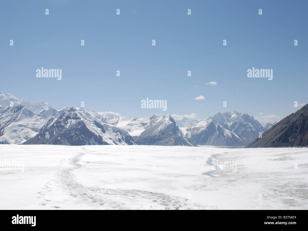 Il sud Inylchek glacier in alta Tian Shen montagne del Kirghizistan Foto Stock