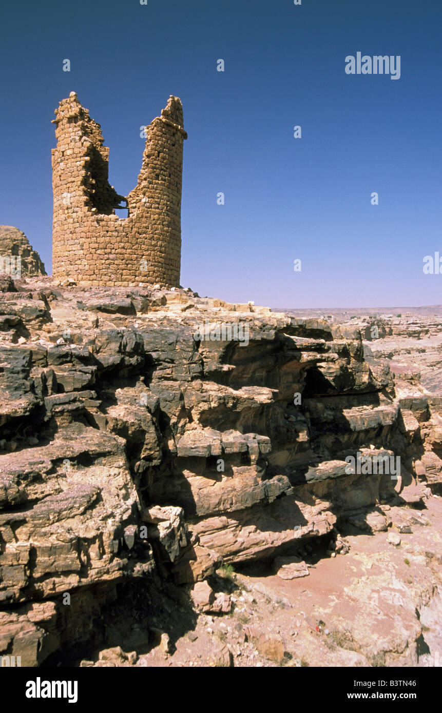 Asia, Yemen, Wadi Dhar. Torre di avvistamento rovine. Foto Stock
