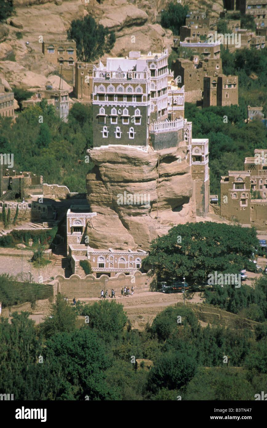 Asia, Yemen, Wadi Dhar. Rock Palace o Dar Al Hajar, dall'alto. Foto Stock