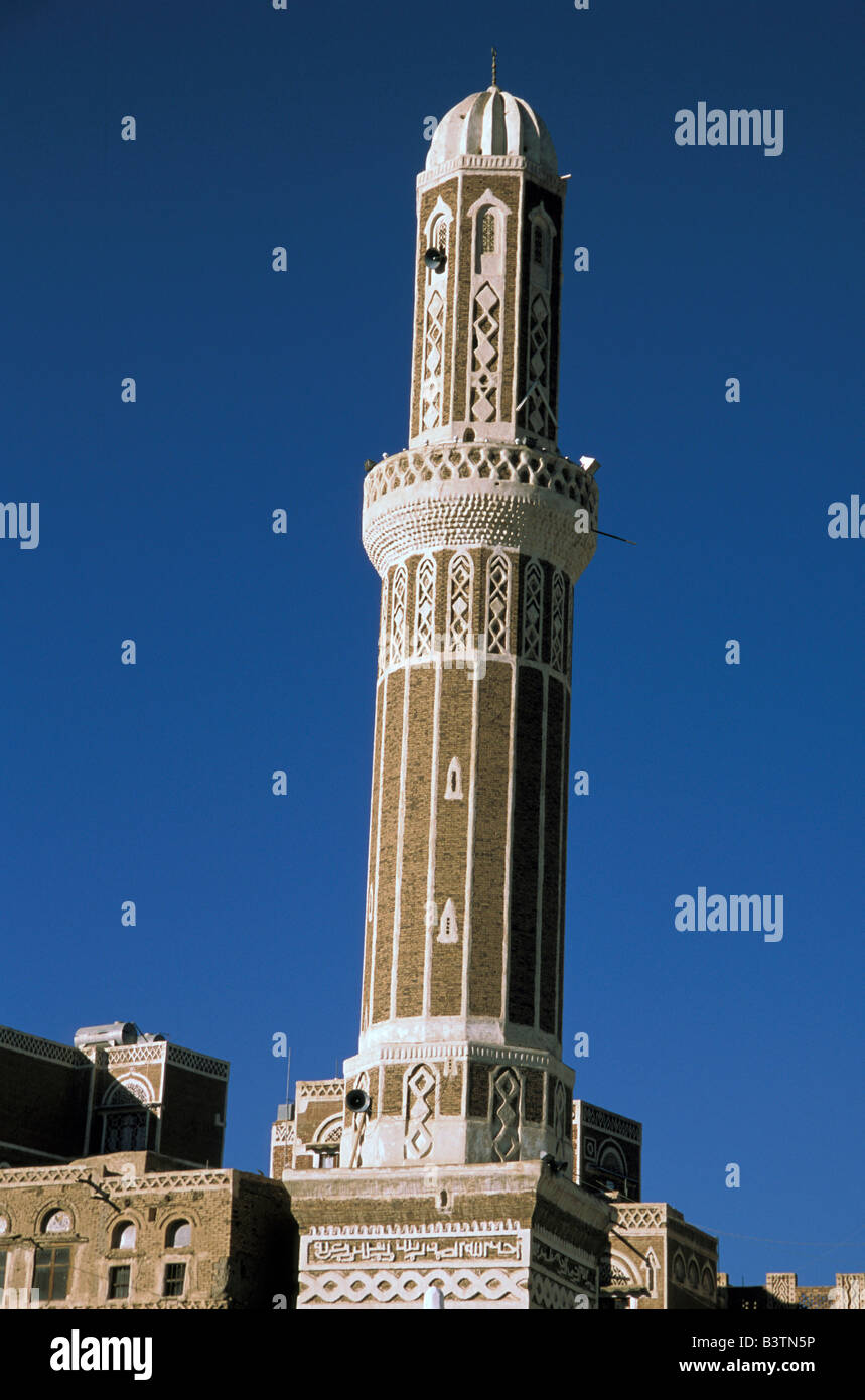 Asia, Yemen, vecchio di Sana'a. Minareto della moschea. Foto Stock