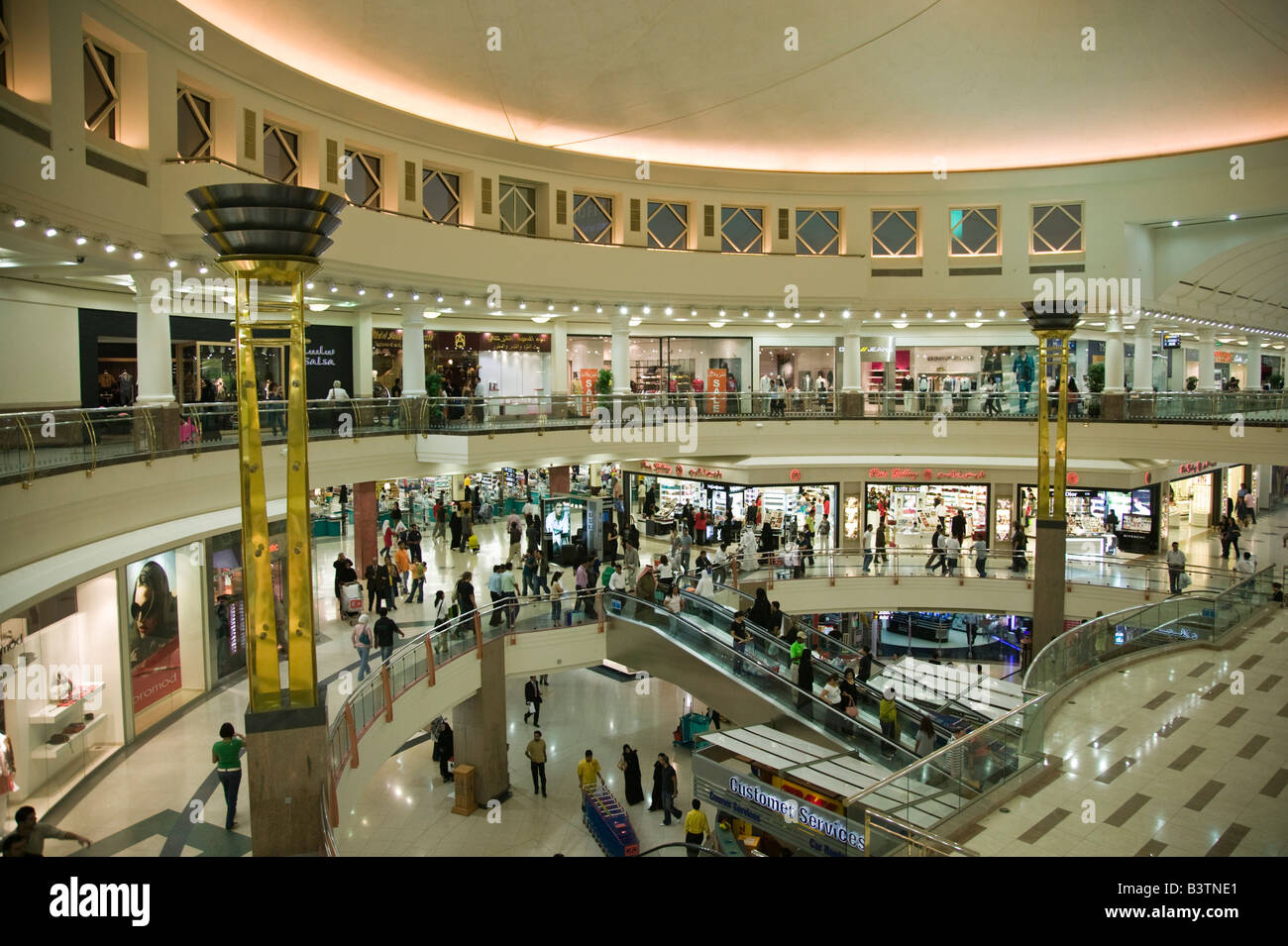 Emirati Arabi Uniti Dubai, Deira. Il Deira City Centre Mall / Interni / (NR) Foto Stock