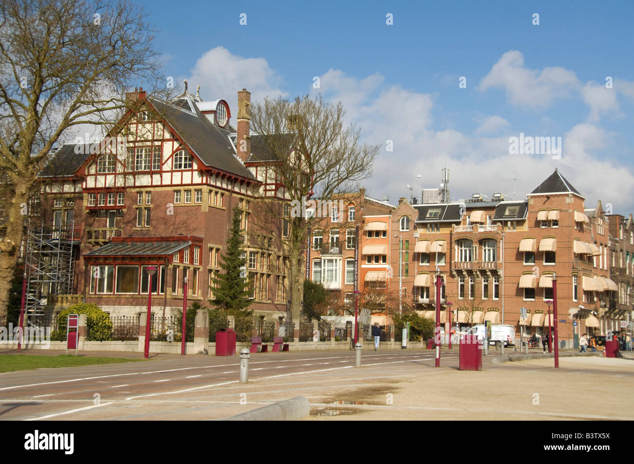 Europa, Paesi Bassi (aka Holland), Amsterdam. Il quartiere dei musei, vicino al Rijksmuseum e Museo Van Gogh. Foto Stock